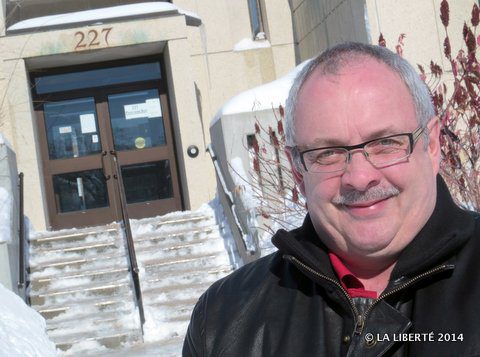 Daniel Boucher devant le 227 boulevard Provencher.