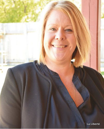 Nicole Young : « Coordonner les services en français à Winnipeg, c’est une nouvelle étape dans ma carrière. La Ville a décidé que les services en français prendront de l’ampleur. Et je serai présente dès les débuts de cette nouvelle phase. »