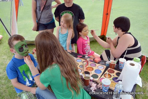 Les petits pourront se faire peinturer le visage au 7e Festival Helping Our Kids de Saint-Jean-Baptiste.