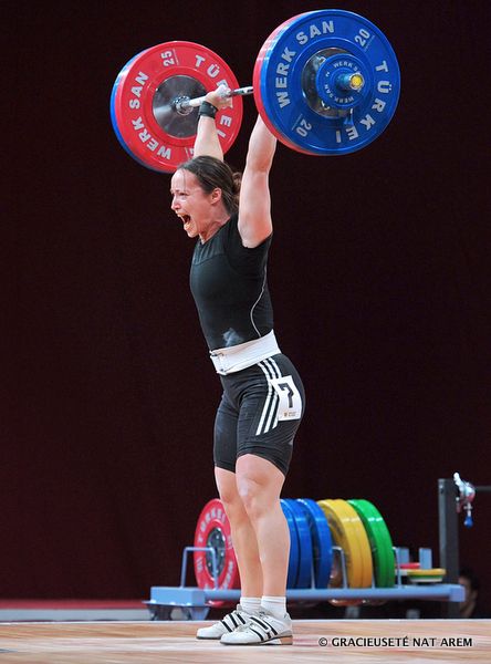 Marie-Josée Ares-Pilon aux Championnats du monde seniors d'haltérophilie, en Pologne.