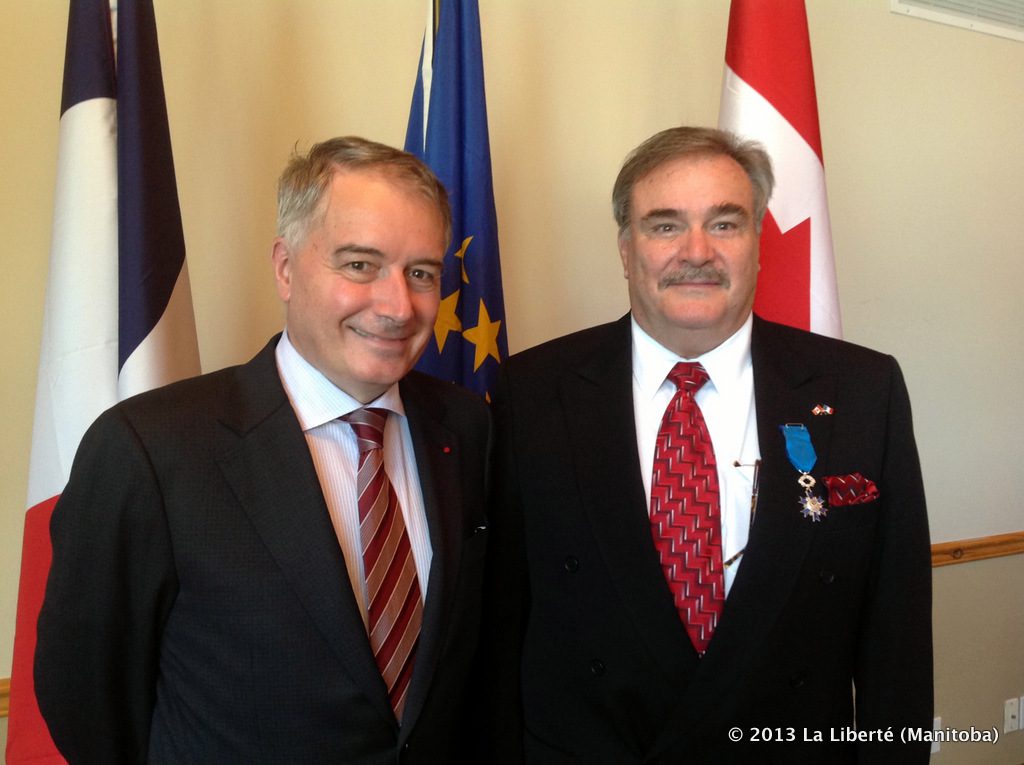 L'ambassadeur de France, Philippe Zeller et le Consul honoraire de France à Winnipeg, Bruno Burnichon.