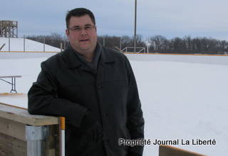 Robert Lajoie dans la nouvelle patinoire de Lorette