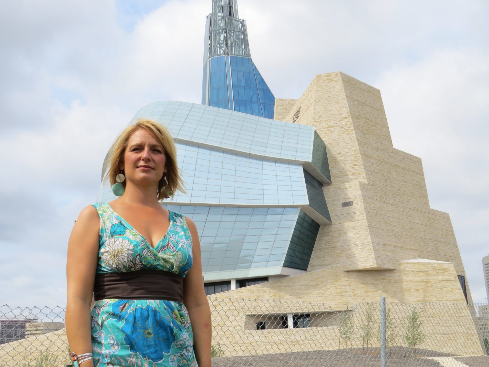 Mireille Lamontagne aimerait que les artefacts mis à jours sur le chantier du Musée canadien des droits de la personne restent au Manitoba.