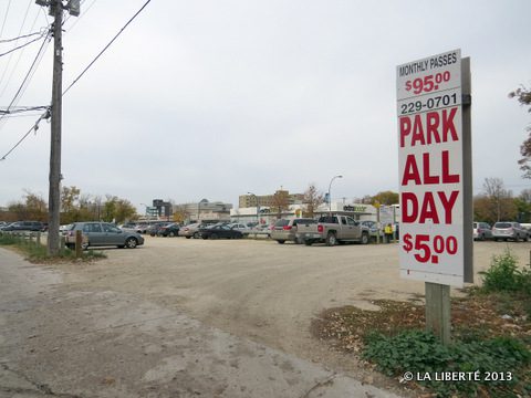 Le futur centre d’accès serait construit sur l’emplacement actuel d’un parc de stationnement, au coin des rues Kenny et Goulet.