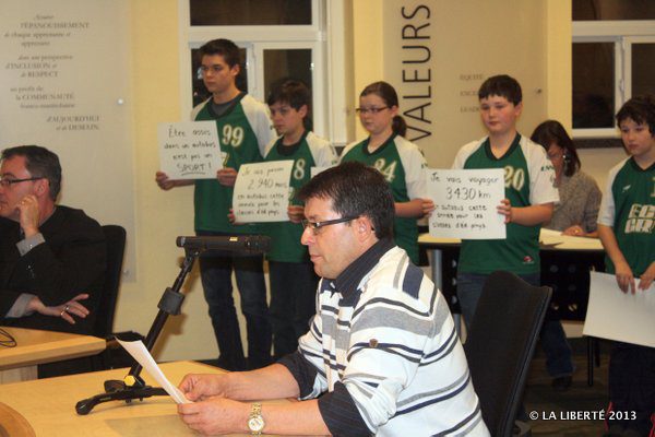 Alain Philippot, membre du comité scolaire de l’École communautaire Gilbert-Rosset s’adresse aux commissaires de la CSFM.