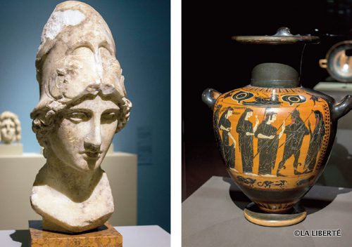 Buste en marbre du 2e siècle après J-C. Représente la déesse Athéna. Amphore en terre cuite, datant de 520 av. J-C environ. Représente Hermès et Dionysos au jugement de Pâris.
