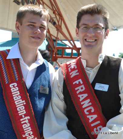 De gauche à droite : Simon Reimer et Mathieu Allard au lancement médiatique de Folklorama.