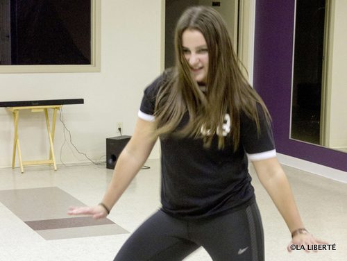 La jeune danseuse de Hip Hop, Natasha Rey, vit pleinement sa passion qu’est la danse. Dans quelques semaines, elle commencera une nouvelle expérience. Elle donnera des cours de danse de Hip Hop au Sportex de l’Université de Saint-Boniface.