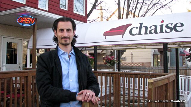 Shea Ritchie, le fondateur et propriétaire de Chaise Café.