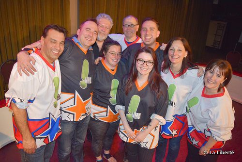 La « gang » des anciens de la LIM du 1er avril : Michel Roy, Yvan Lécuyer, Claude Mousseau, Huguette Vallée, Philippe Habeck, Josée Roy, Joel Guénette, Carole Freynet-Gagné et Valérie Rémillard.