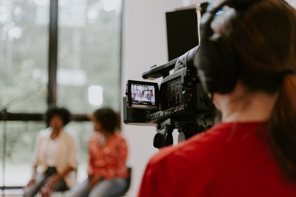 Les minorités visibles composent plus de 25 % de la population canadienne. Une proportion qui n’est pas reflétée dans l’industrie audiovisuelle.