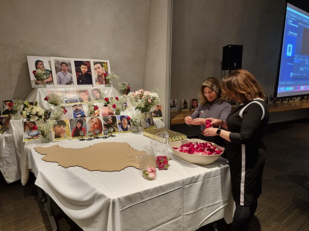 Les soeurs Mojgane et Irane, arrivées il y a une dizaine d'années au Canada