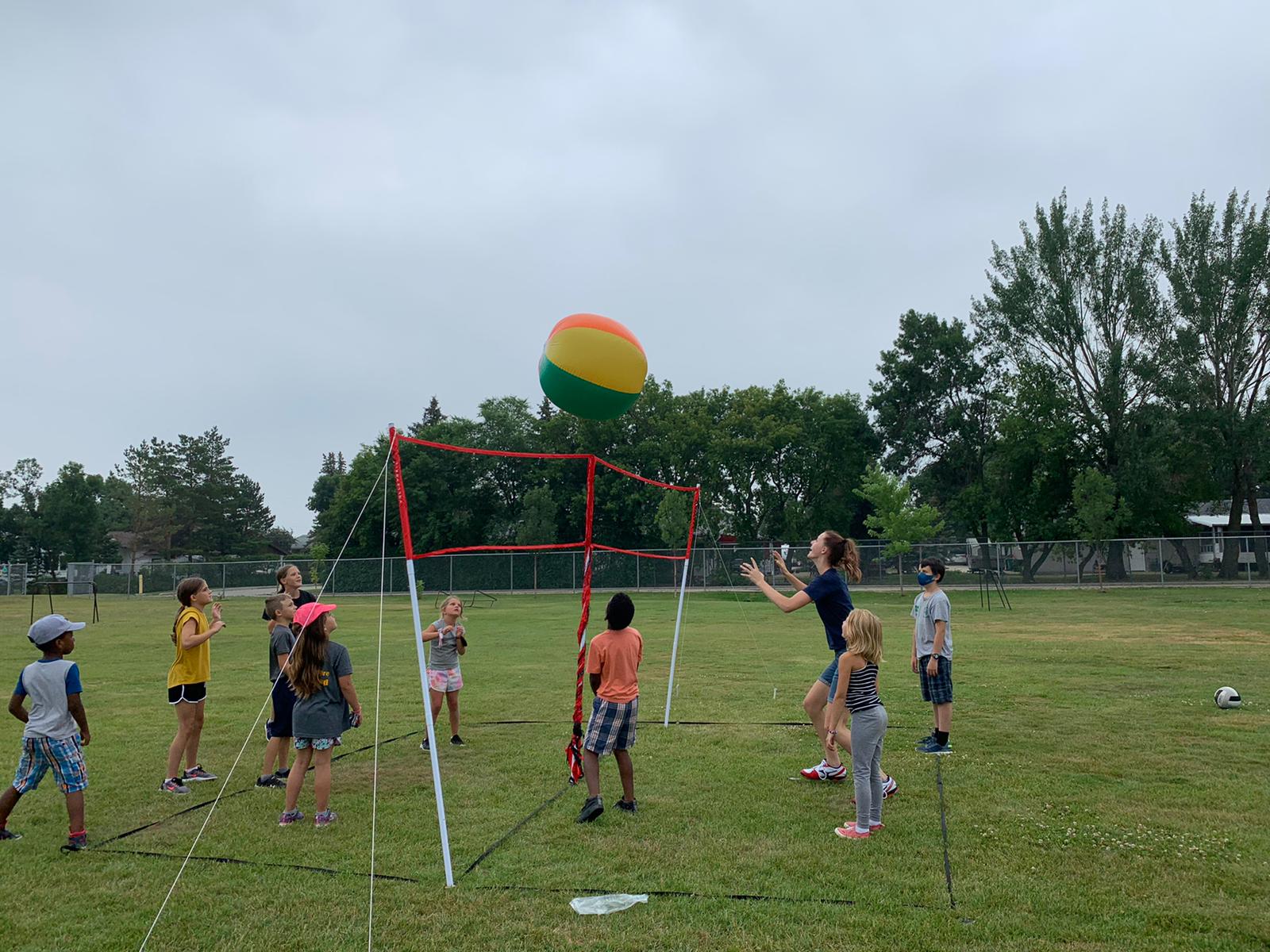 Une quinzaine d'enfants ont participé au camp cette semaine au collège Louis-Riel Photo : Gracieuseté sports en français