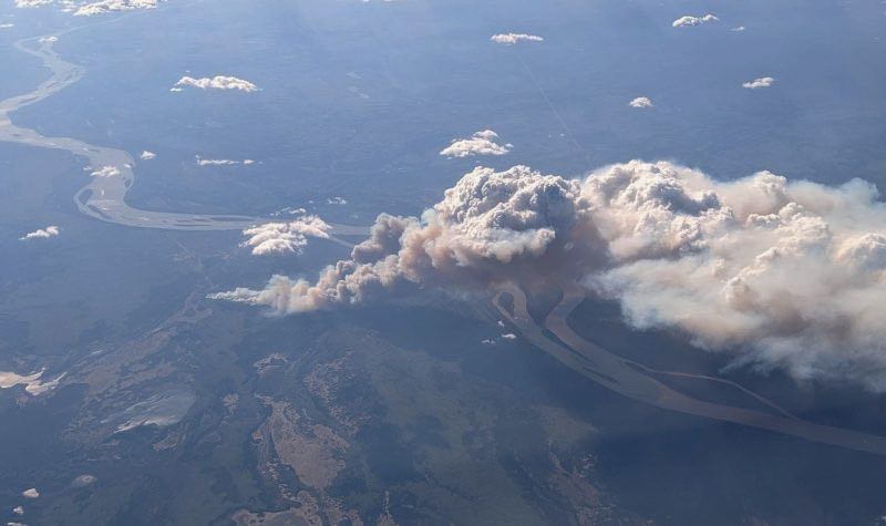 Les évacués sont invités à se rendre en Alberta, où ils trouveront des accommodements à Valleyview, Fox Creek et Red Deer.