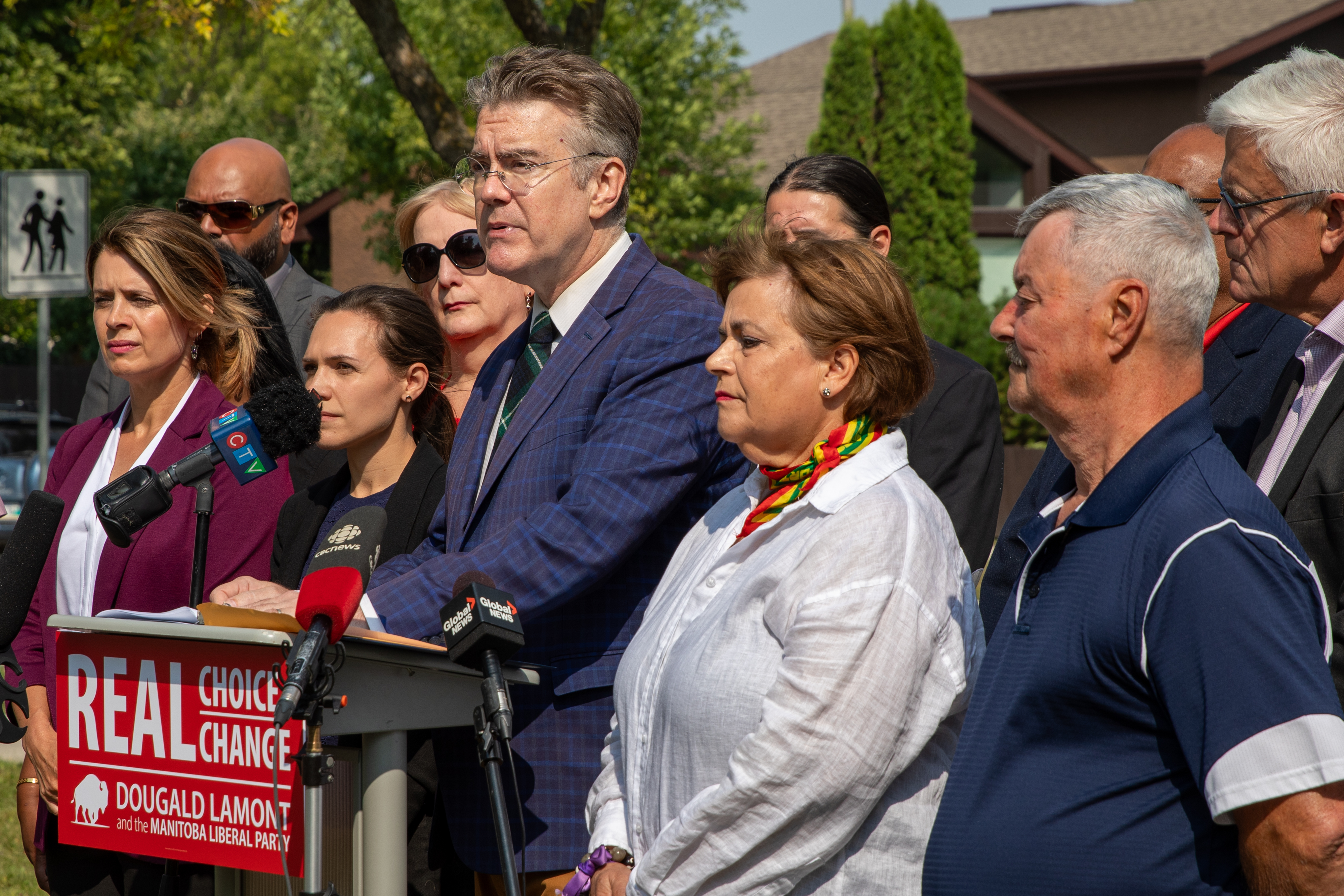 Le chef du Parti (Dougald Lamont) a annoncé son engagement à œuvrer pour la protection des aînés à travers la mise en place d’un bureau indépendant d’avocat des aînés. Photo : Marta Guerrero