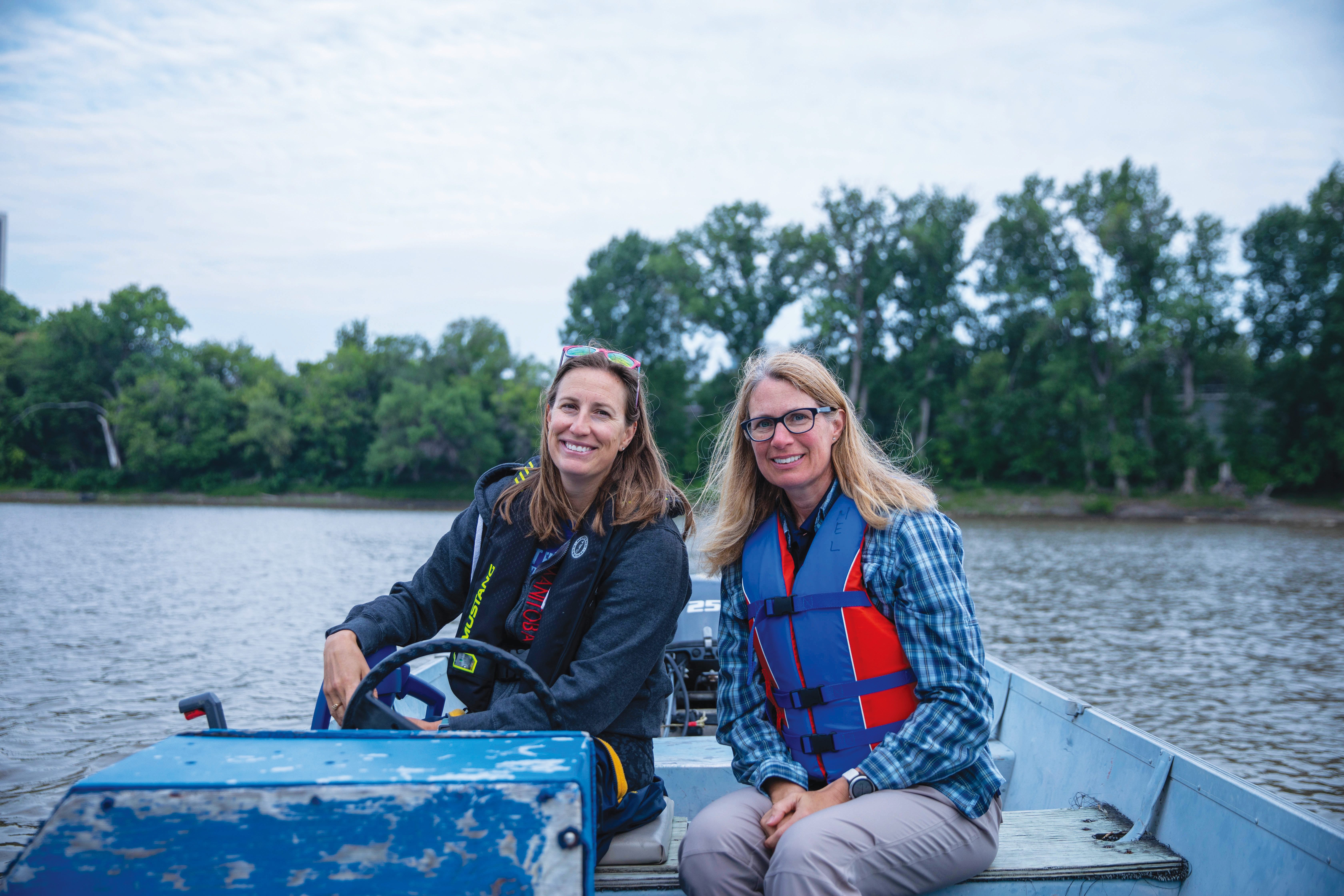 Melissa Davidson la gérante du Winnipeg Rowing Club et Janine Hanson l’entraîneuse en chef du programme de haute performance.
