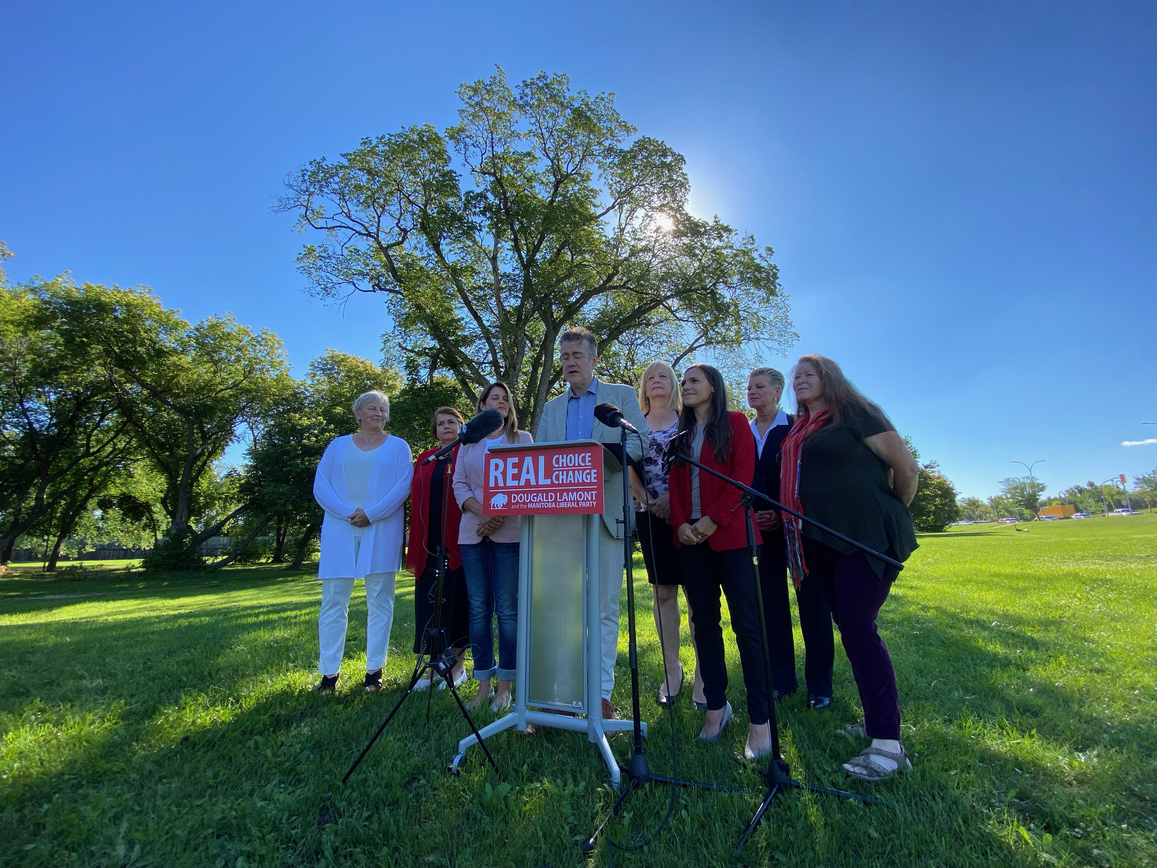 Dougald Lamont fait une annonce au sujet des femmes dans son parti.