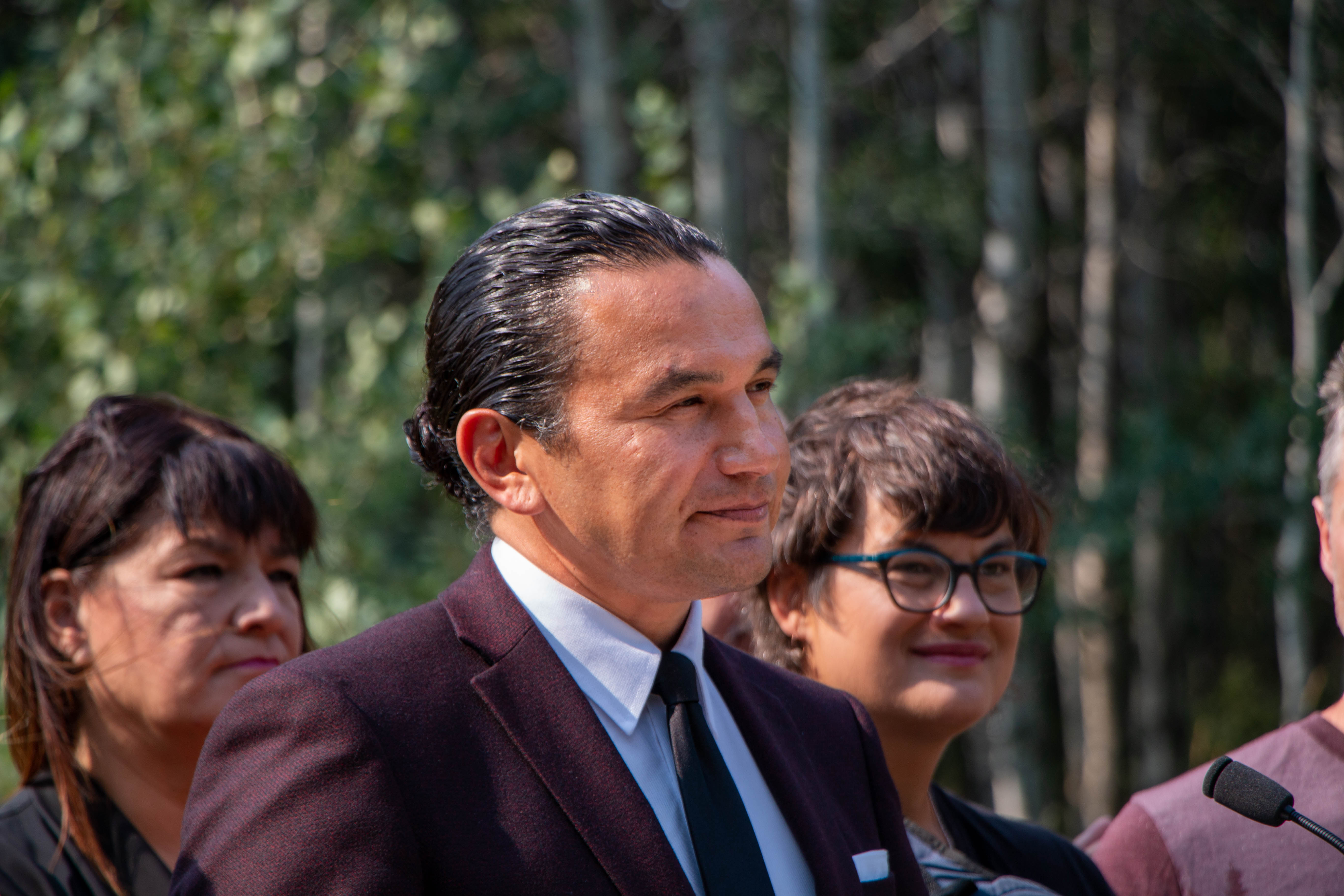 Wab Kinew, espère devenir le prochain premier ministre du Manitoba. (Photo : Raphaël Boutroy)