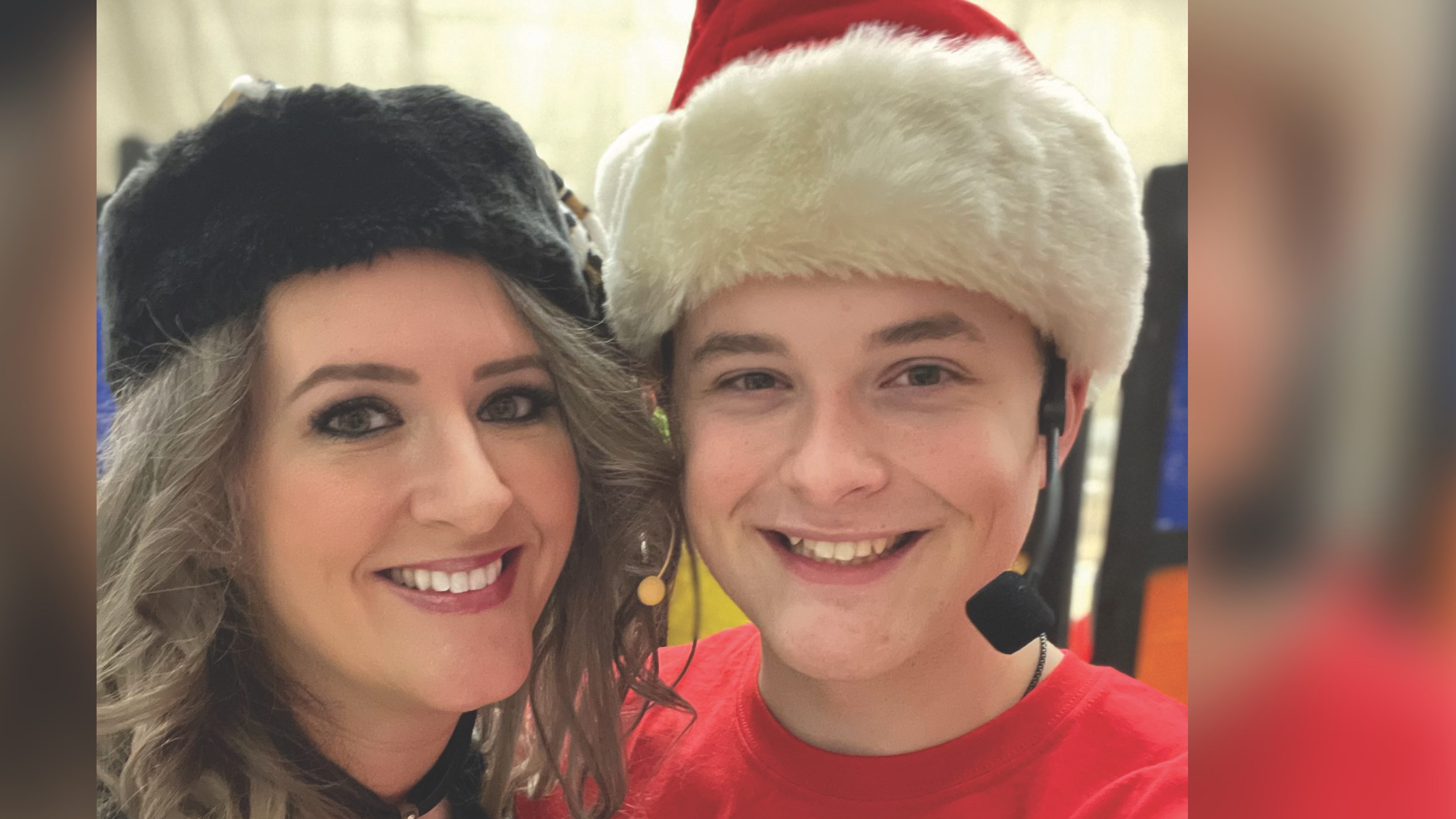 Jocelyne Baribeau, alias Madame Diva, et son fils Micah.