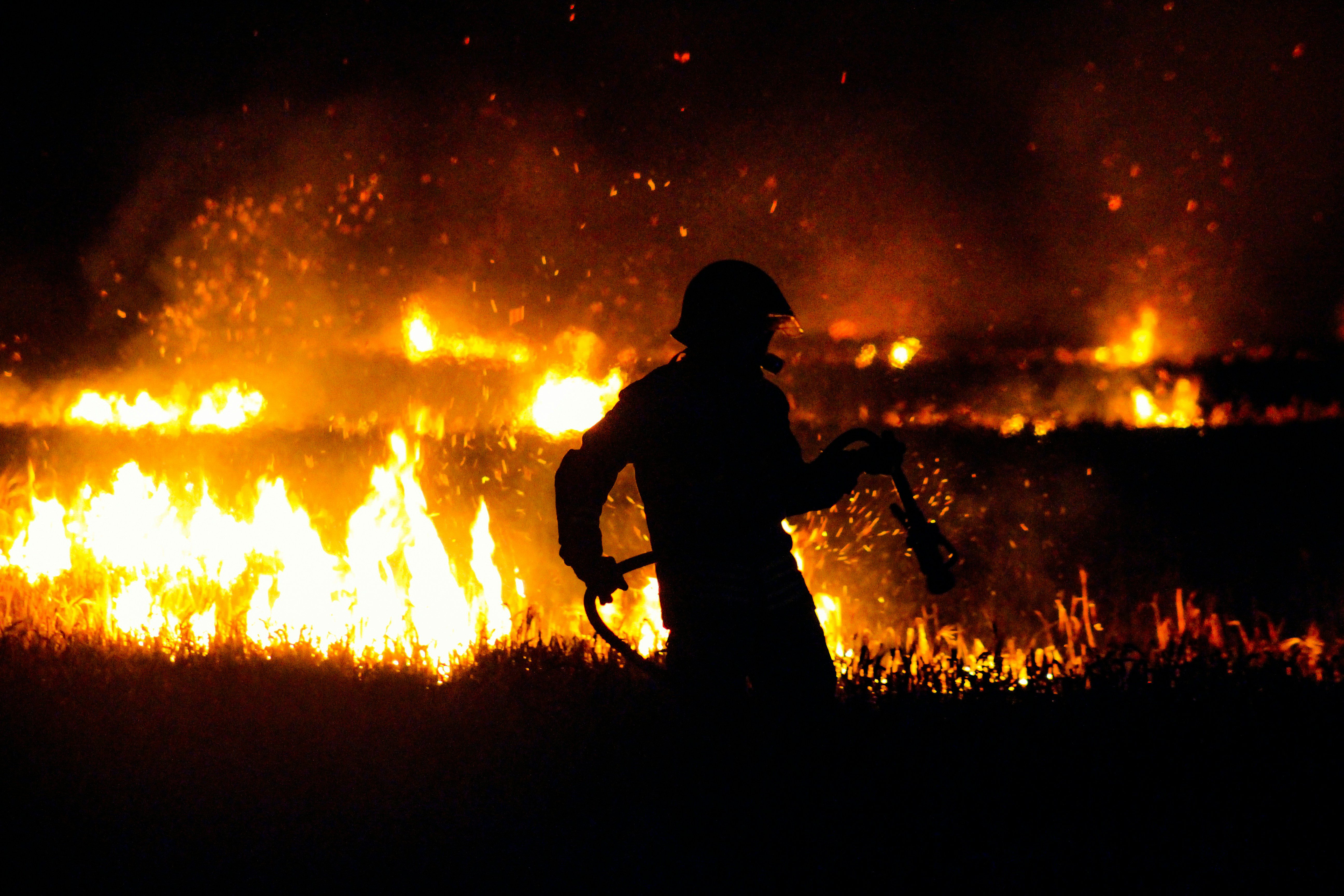 les incendies zombies qui couvent sous la neige tout l’hiver et peuvent se rallumer au printemps. (photo : Second_sight_Unsplash)