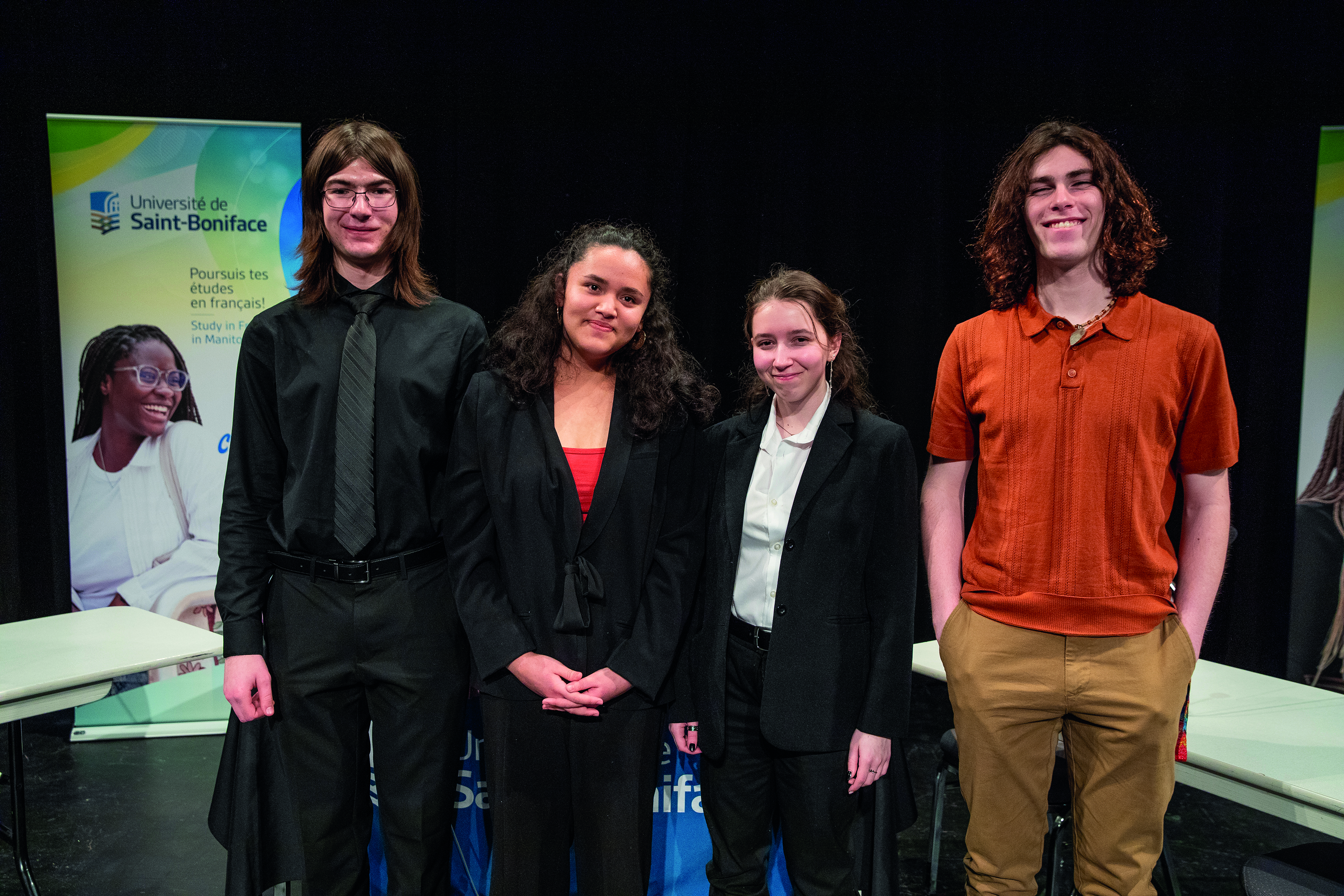 (De gauche à droite) Sebastian, Verrier-Emma, Natividad-Gabrielle, Bertrand- Élie, Tartiff-Breen. De l'équipe Gabrielle Roy 