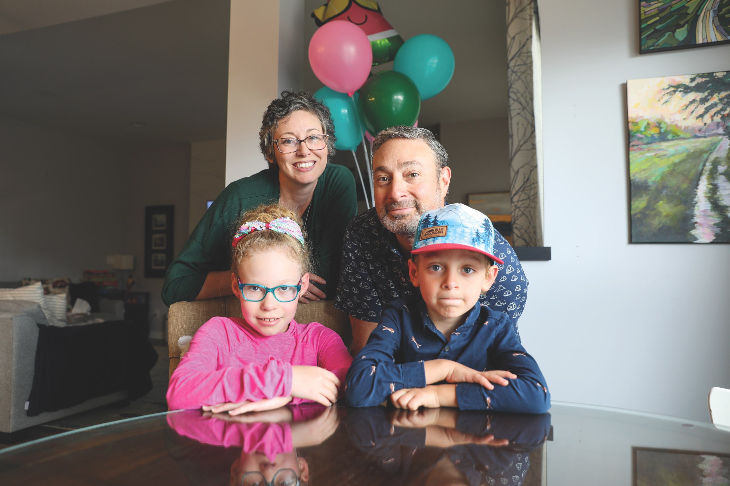 La famille Joseph : Mark, sa femme Jennifer et leurs deux enfants Darwin et Edison.