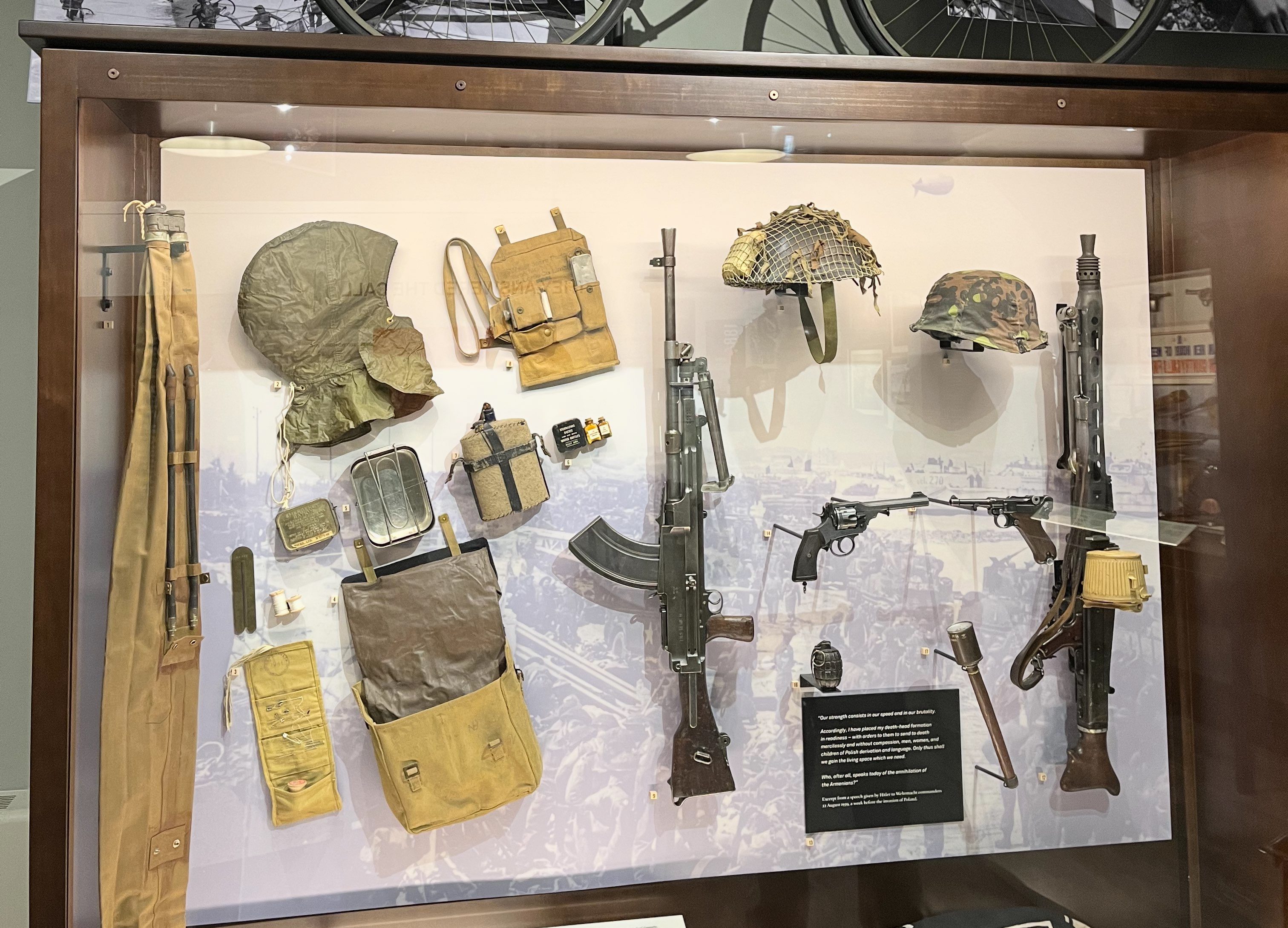 Quelques artefacts utilisés par les soldats des Royal Winnipeg Rifles pendant la Seconde Guerre mondiale.
