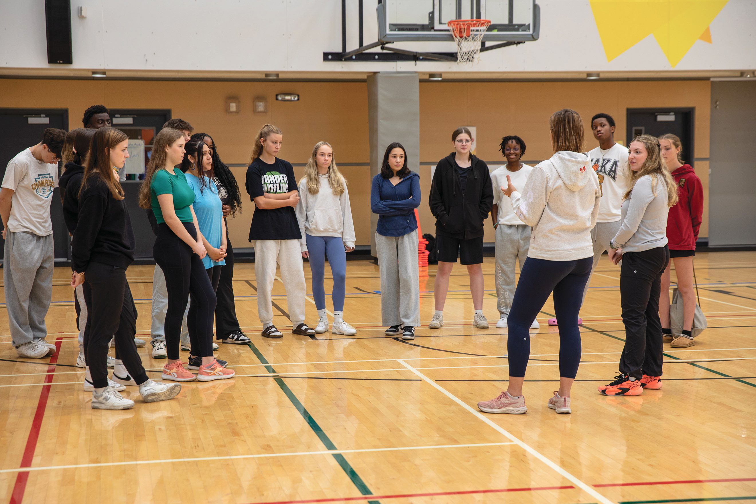 Les élèves des collèges Louis-Riel et Jeanne-Sauvé participent à l’atelier Entraînement.