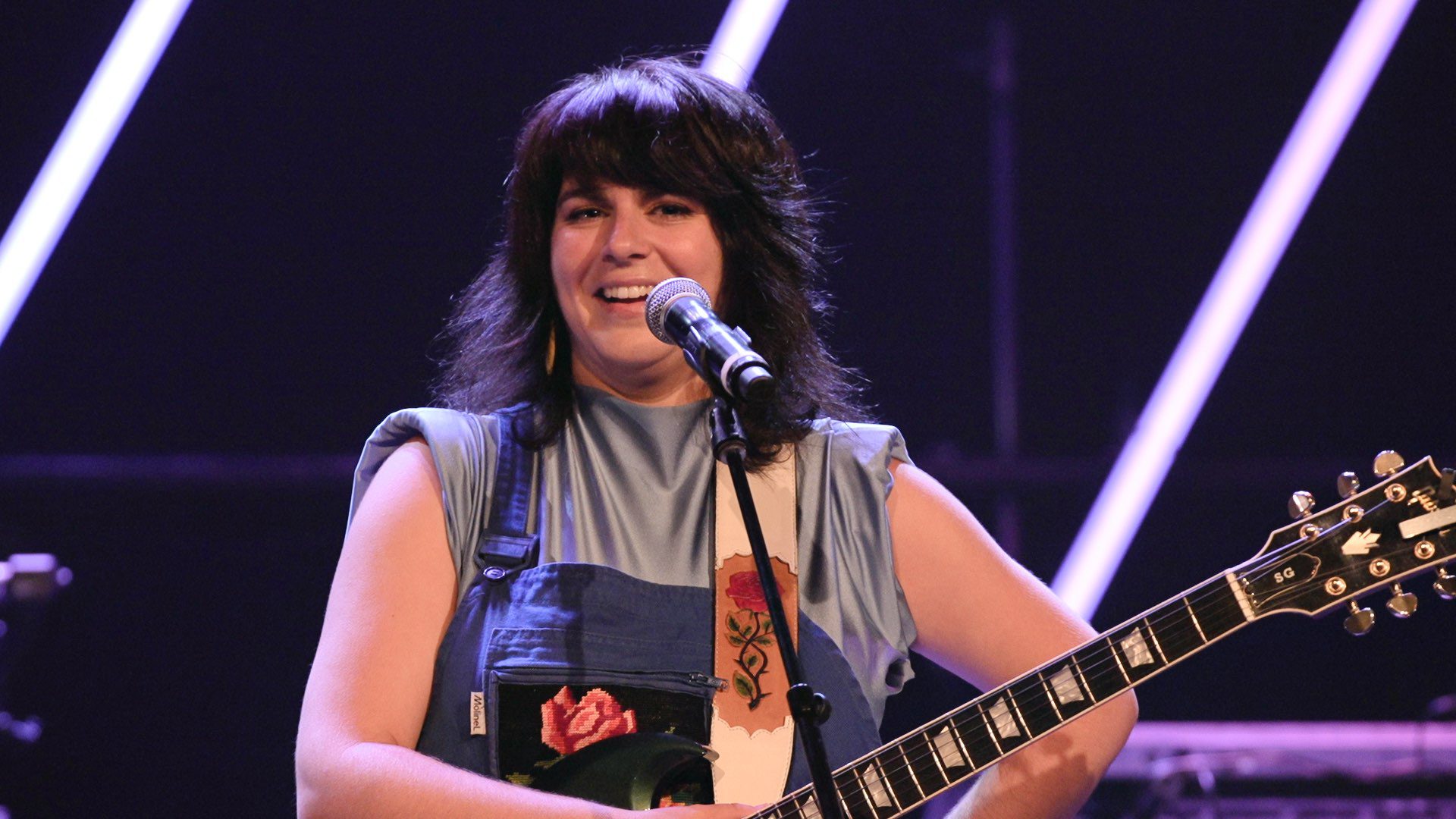 La musicienne acadienne Lisa LeBlanc ouvre le spectacle Tout pour la musique, disponible sur webouest.ca.