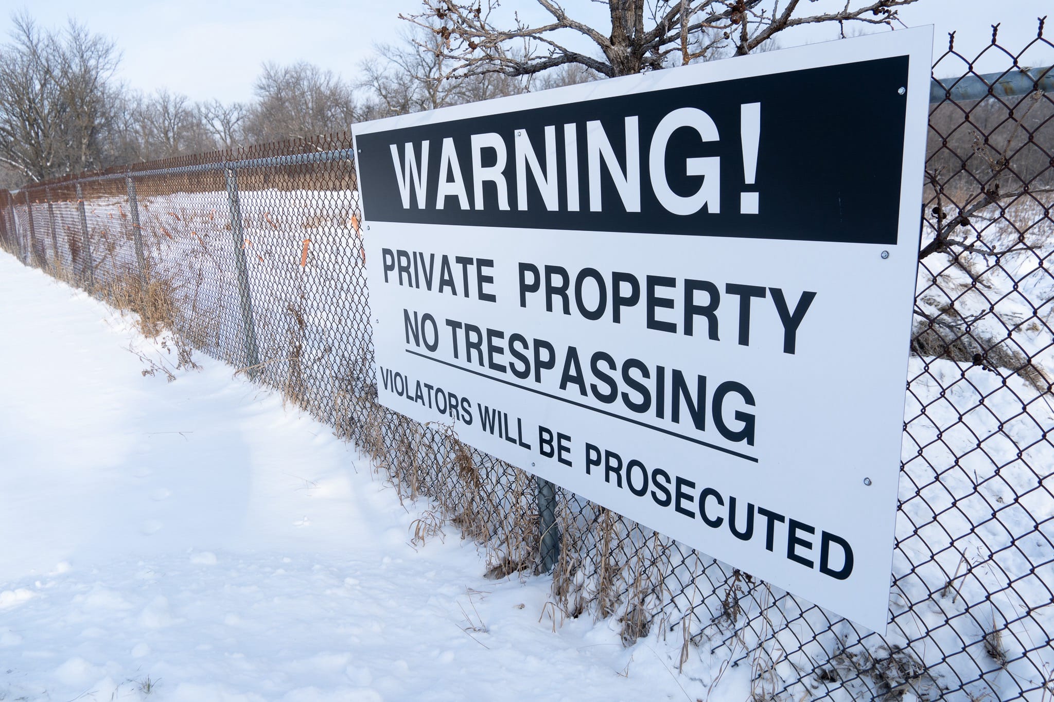 En date du 23 décembre, le groupe Tochal’s Developments, propriétaire d’un terrain boisé de 22 acres (8 hectares) dans la forêt Lemay a repris l’abattage des arbres.