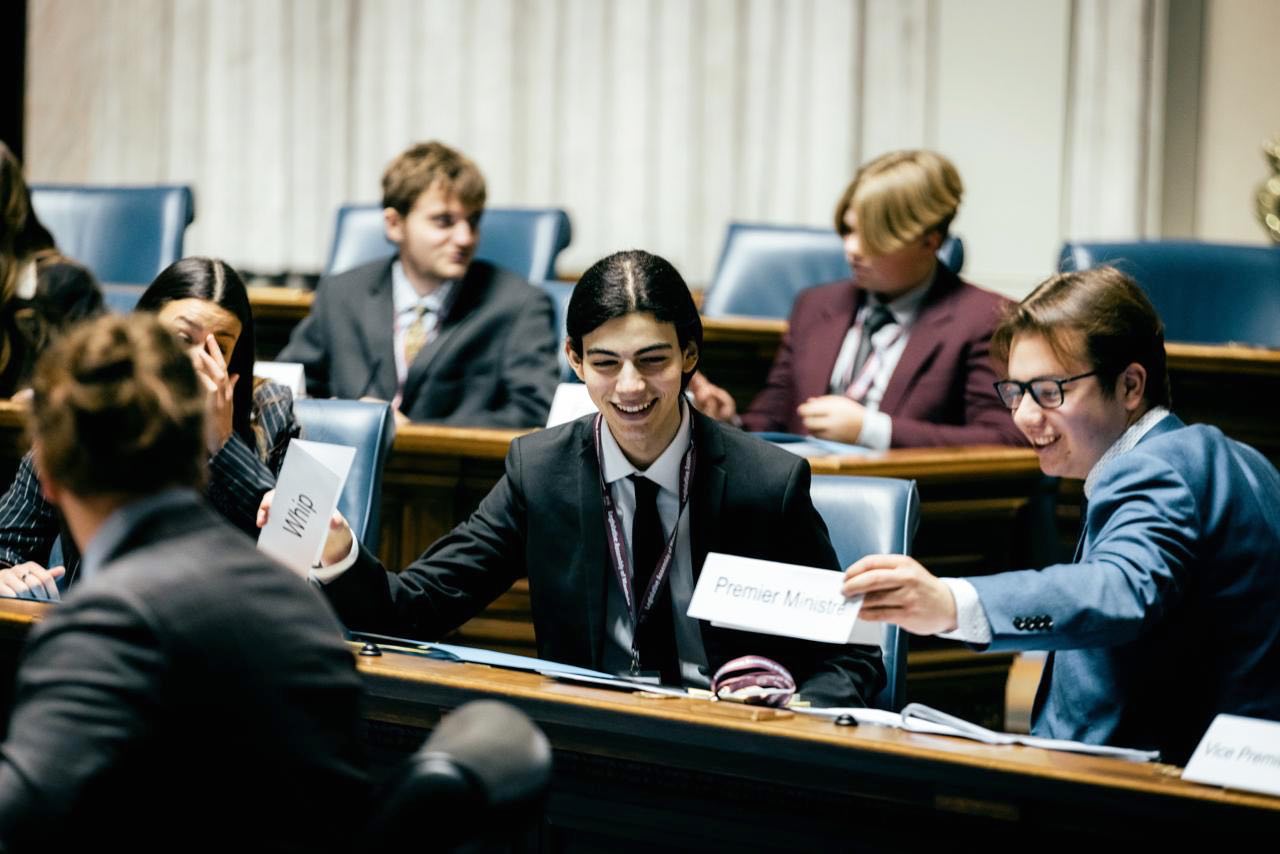 Le parlement jeunesse se tiendra le weekend du 7 au 9 février prochain. Il reste encore quelques jours pour s'y inscrire.