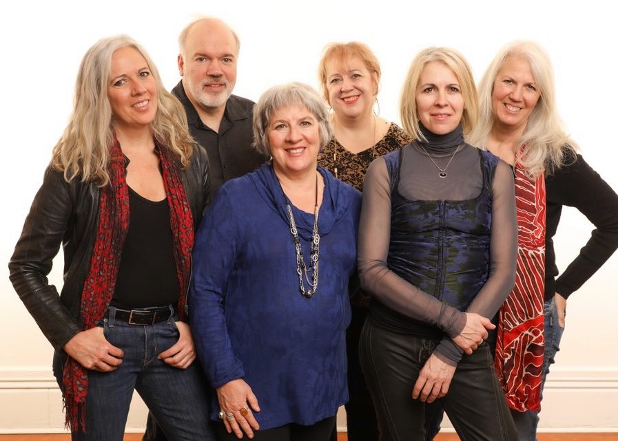 Folle Avoine est composé de membres de la famille Campagne.