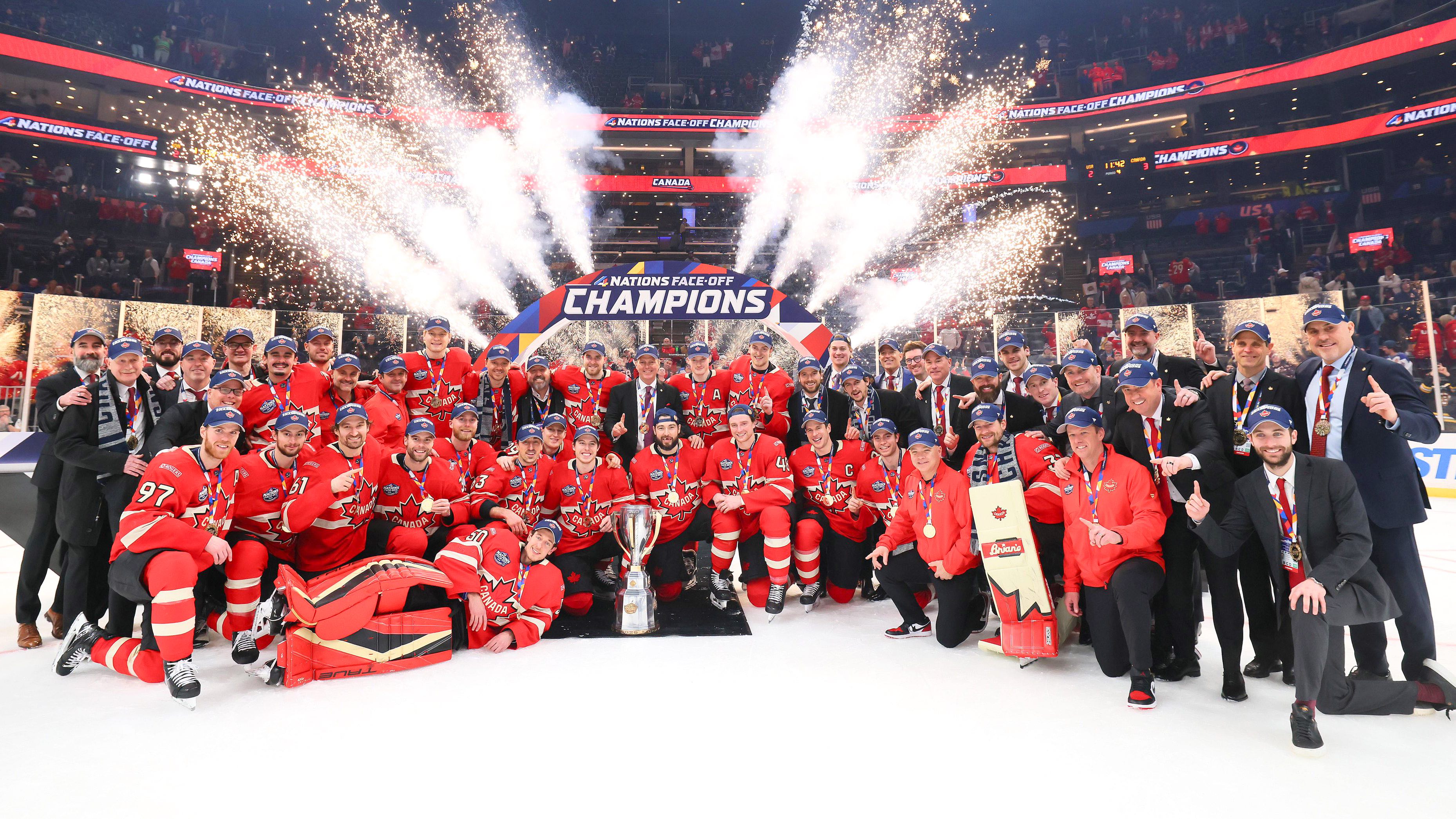 Les hockeyeurs canadiens sont les champions de la Confrontation des 4 Nations.