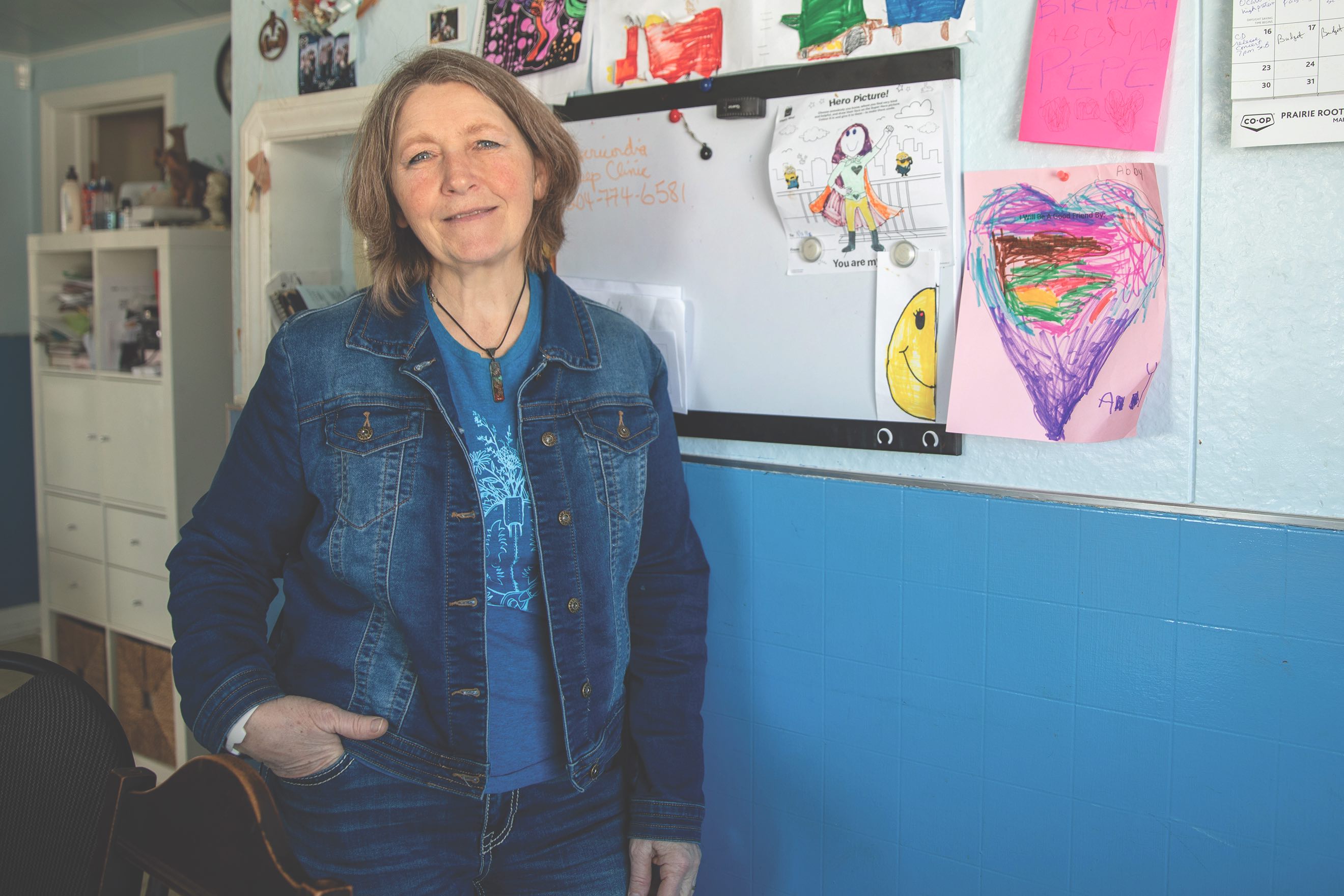 Jeannine Guyot présente Les échos, son nouvel album.