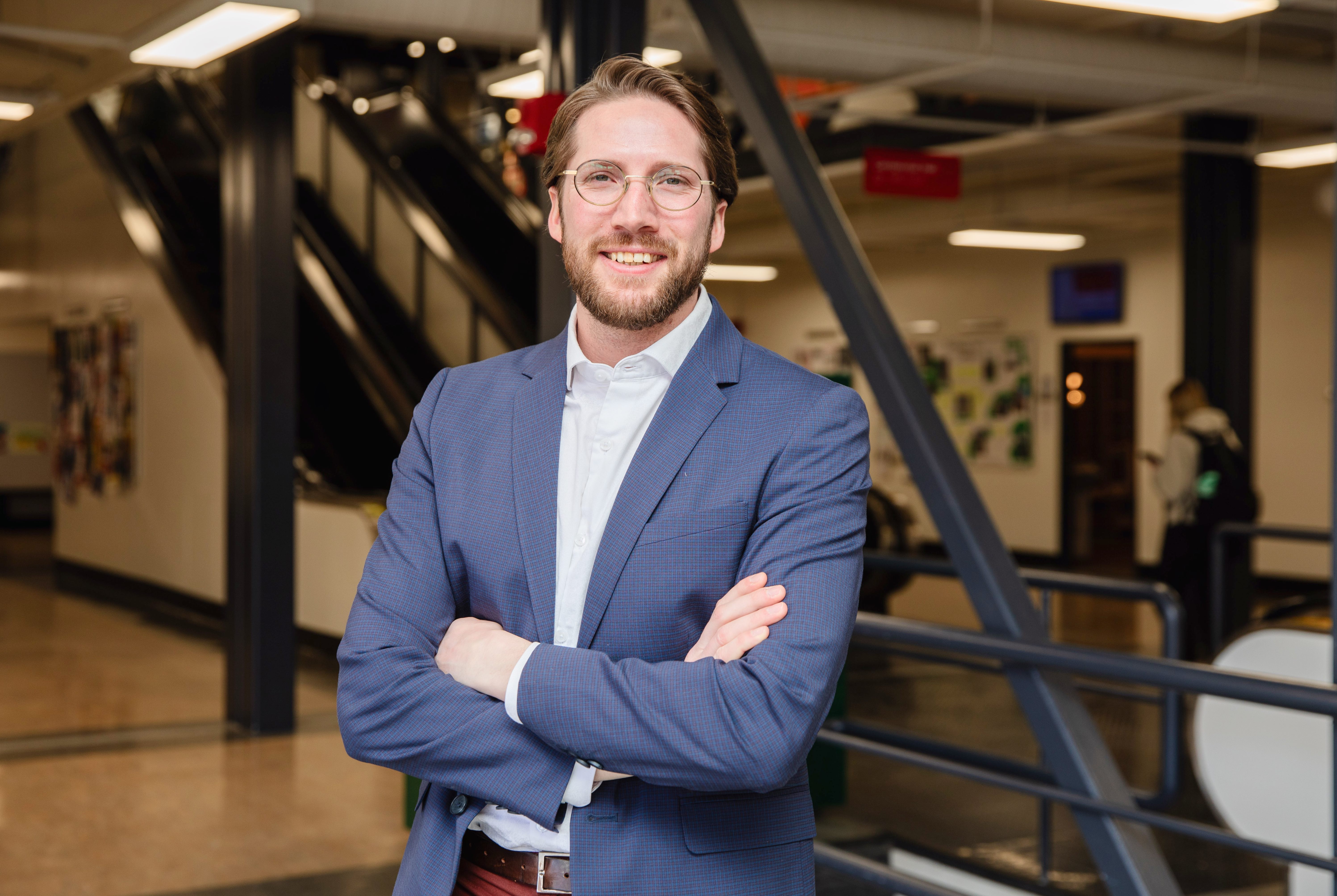 Félix Mathieu est professeur agrégé au département de science politique de l’Université de Winnipeg.