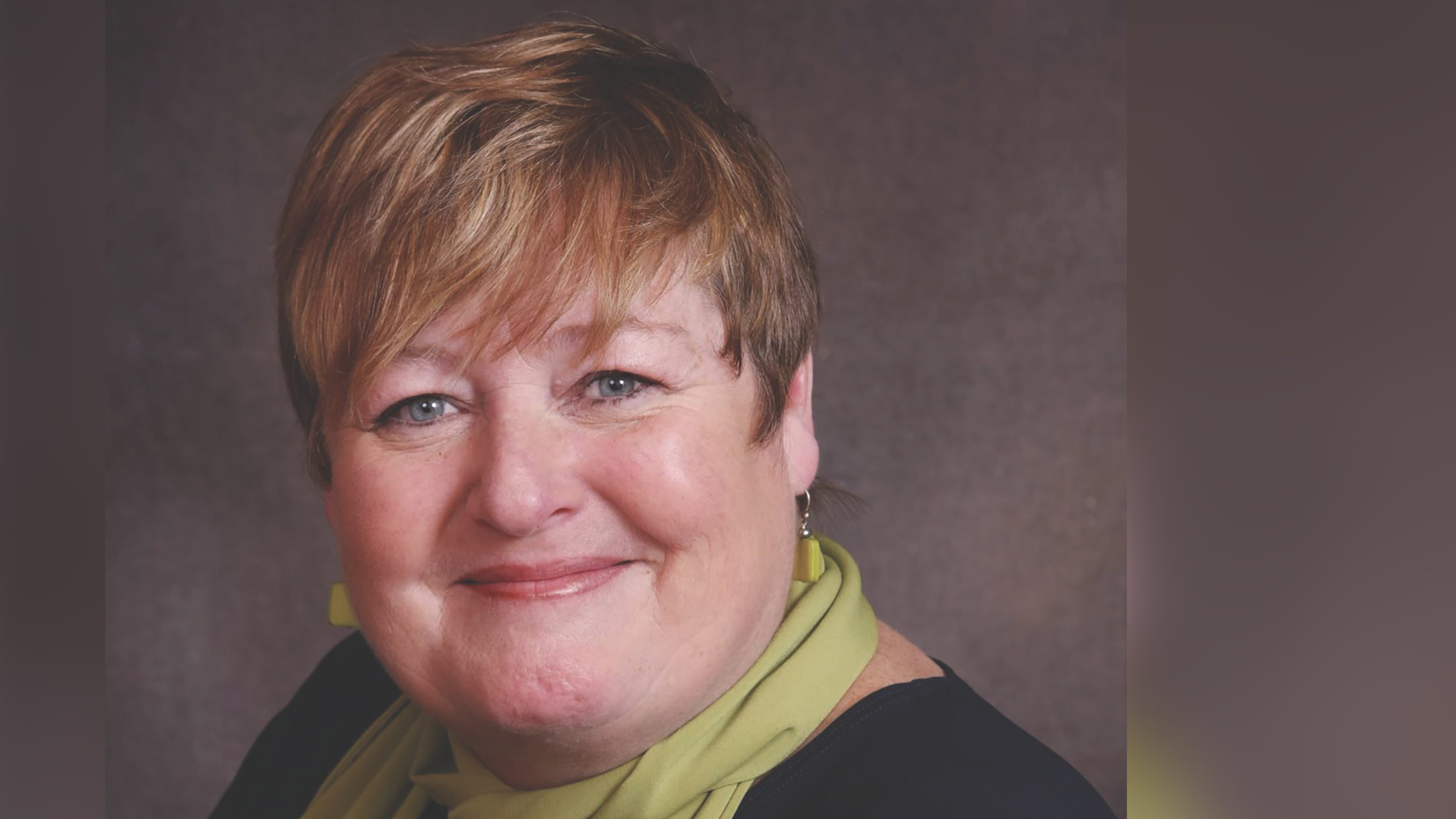 Marie-France Kenny est la conseillère régionale en relations médias à Élections Canada.