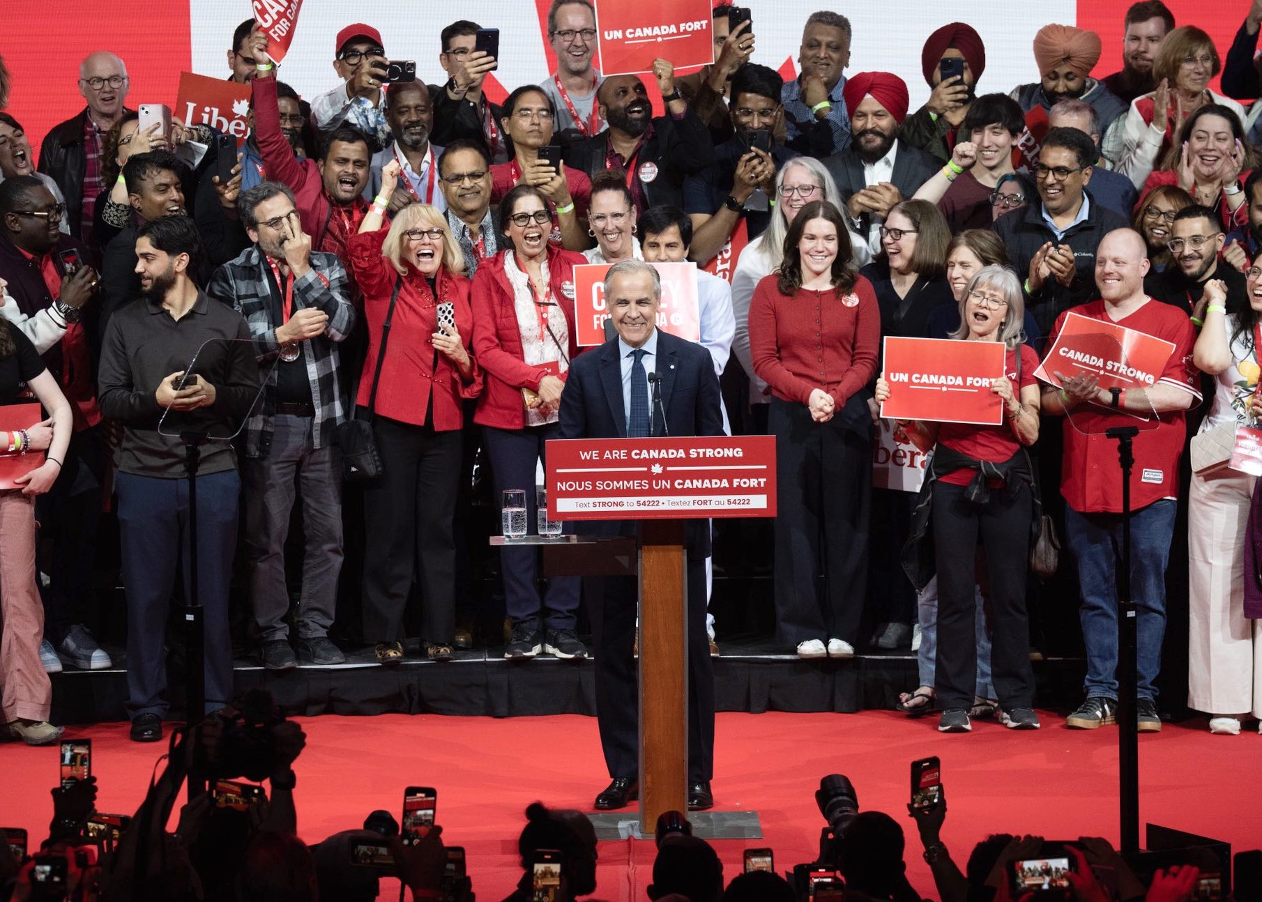 Mark Carney, chef du Parti libéral, lors de son discours de victoire électorale.