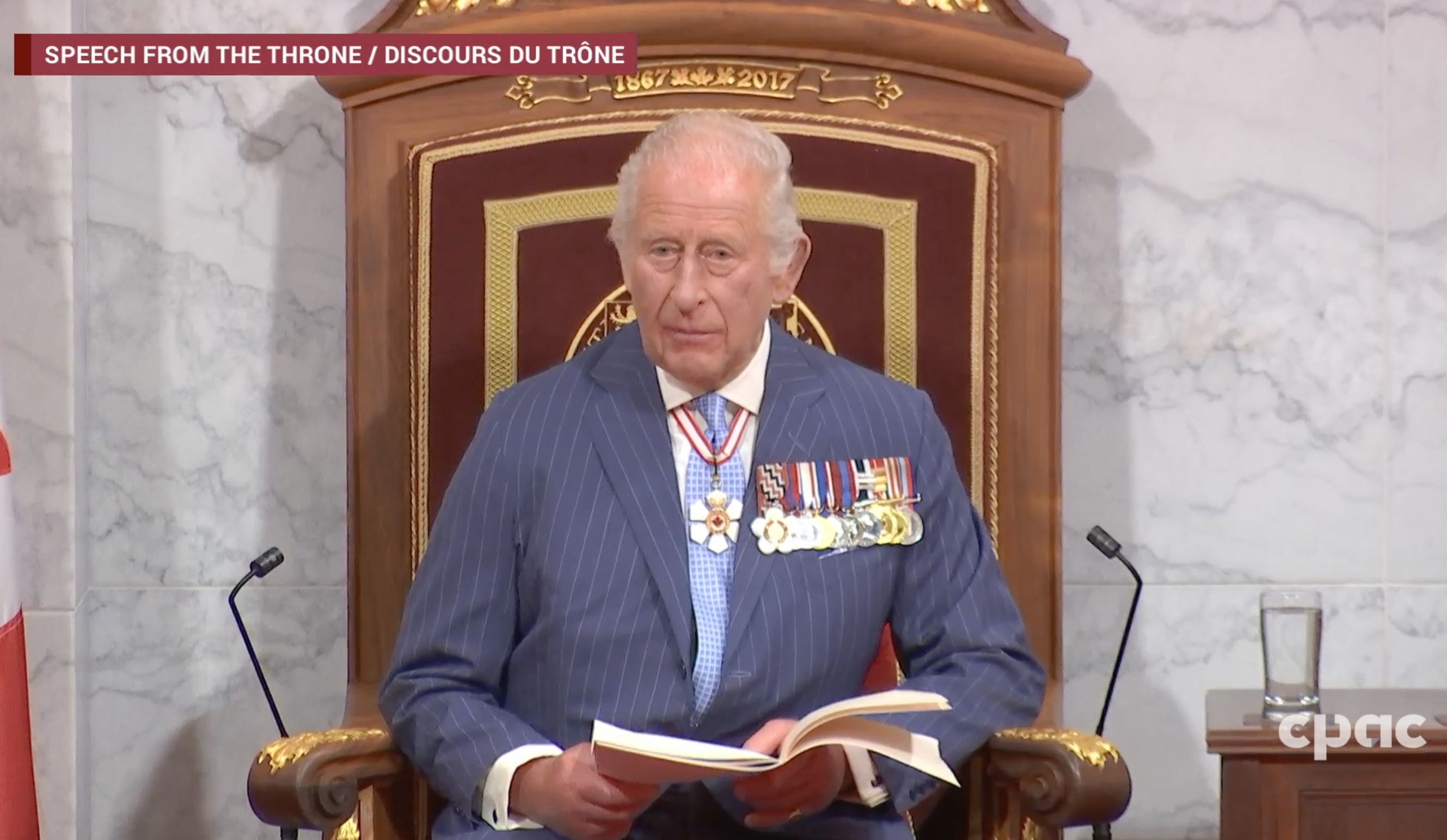 Le roi Charles III lors discours du Trône.