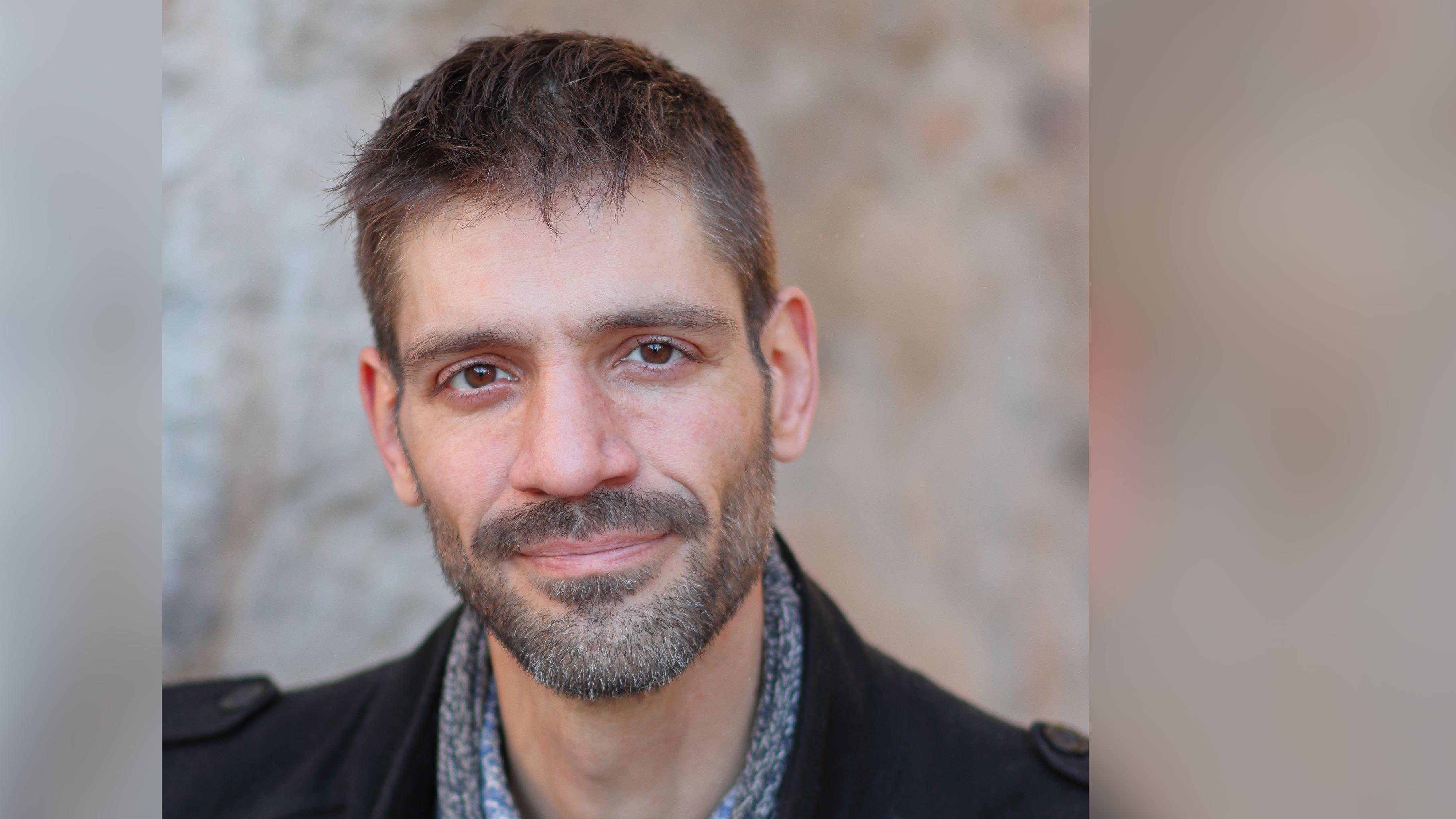 François Beaudette, sous le pseudonyme P.J. BONNET, présente son livre Frère Bruno et le bouclier de la foi, tome 1, LE SENTIER SINUEUX.