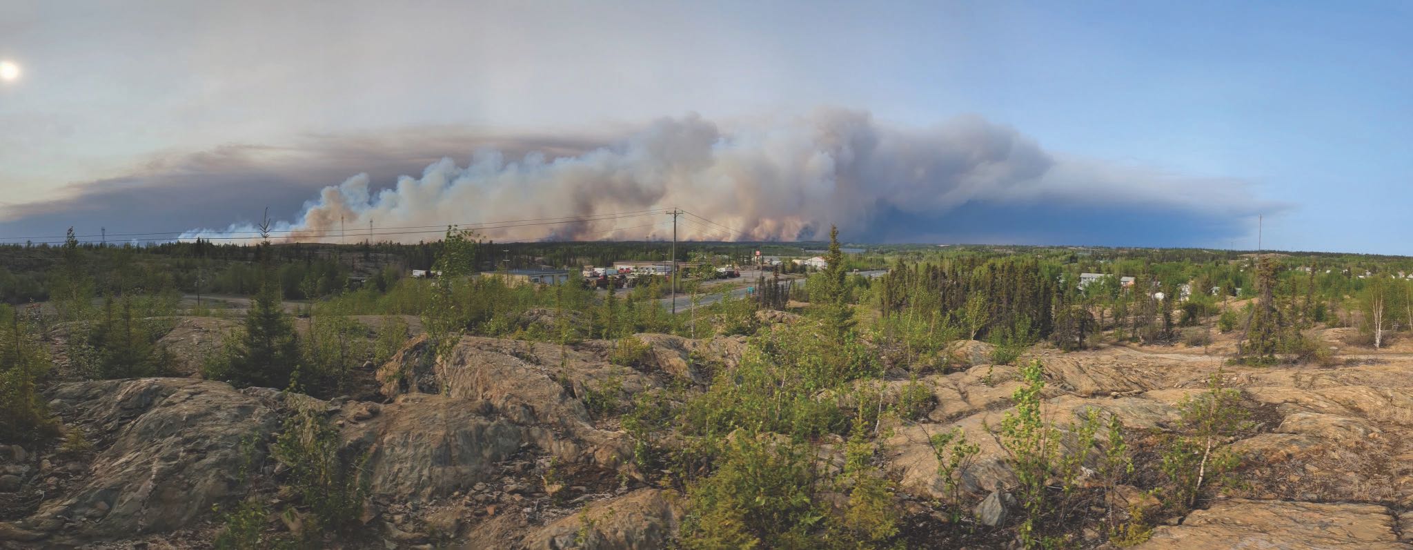 Vue sur les feux de forêt au nord de Flin Flon, au domicile de Thomas Mérand, le 29 mai 2025. 