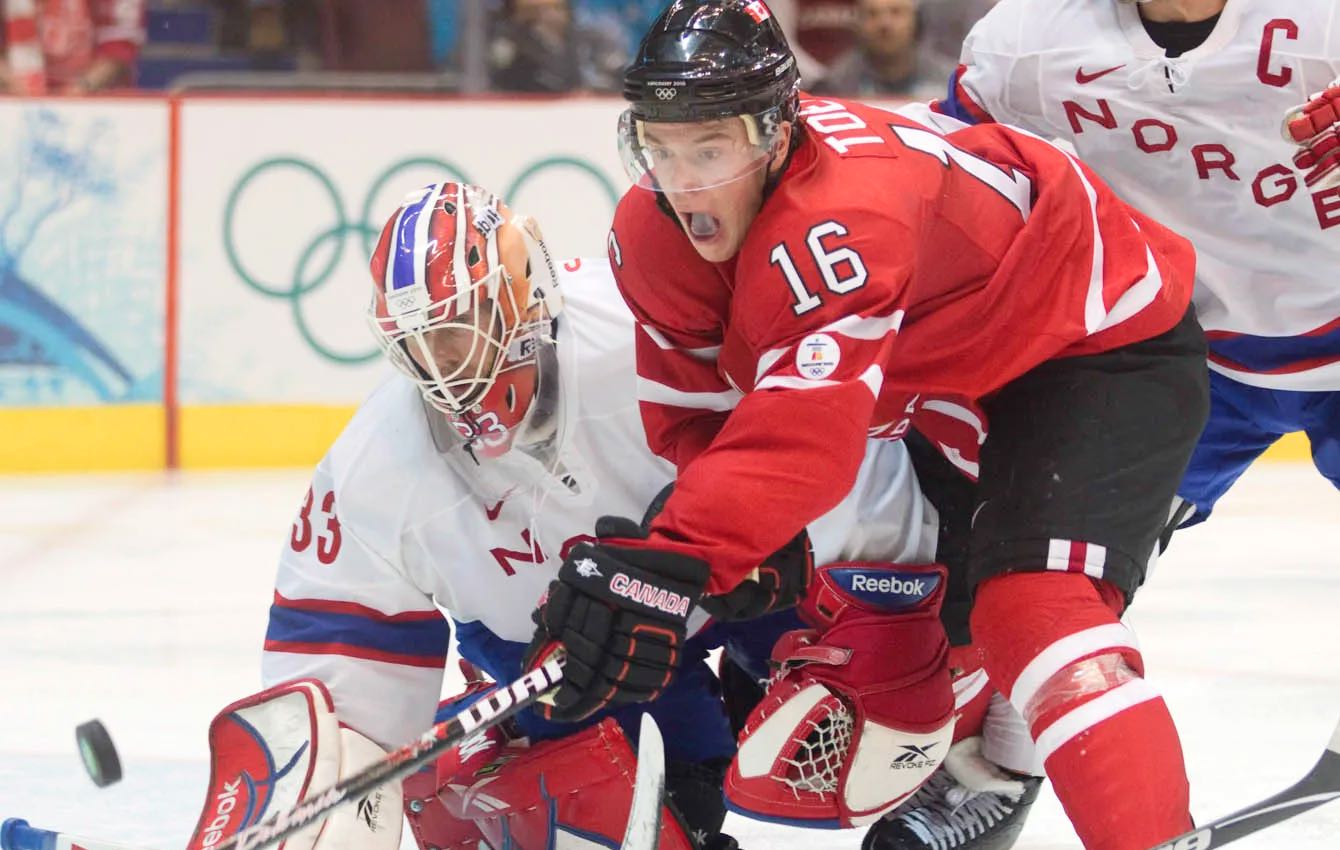 Dans sa carrière, Jonathan Toews a également participé aux Jeux olympiques de Vancouver et de Sotchi.