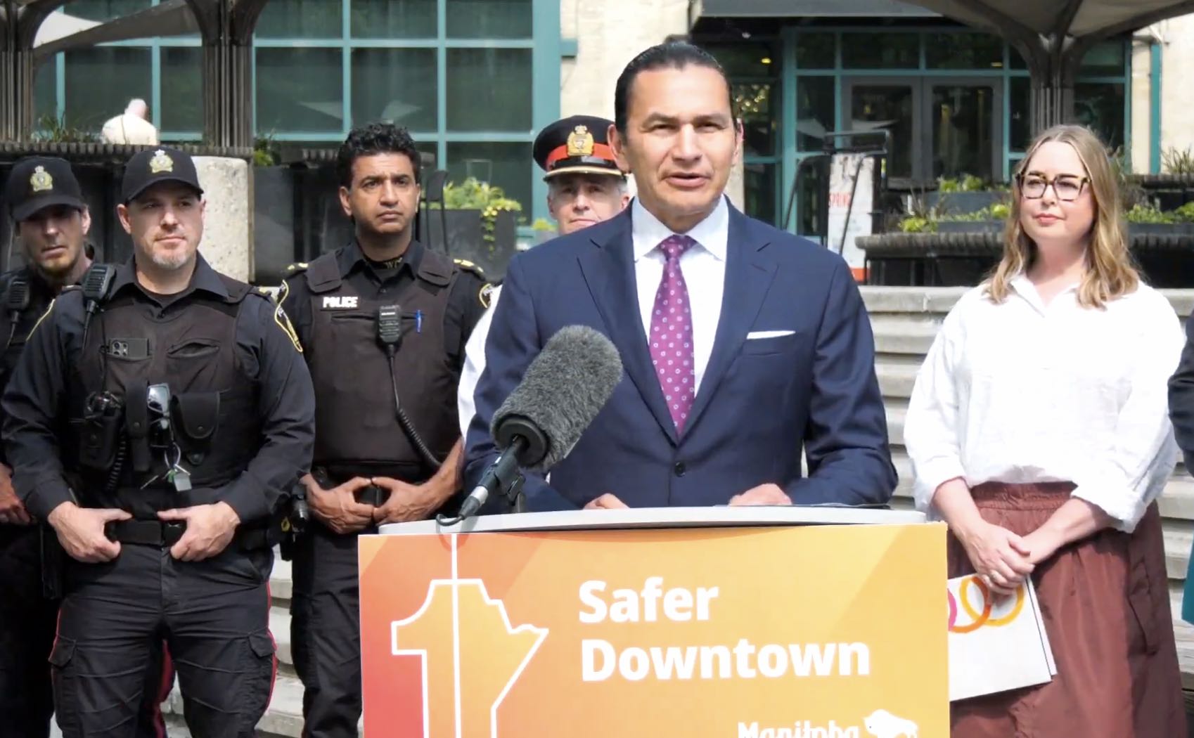 Wab Kinew était à La Fourche pour faire cette annonce.