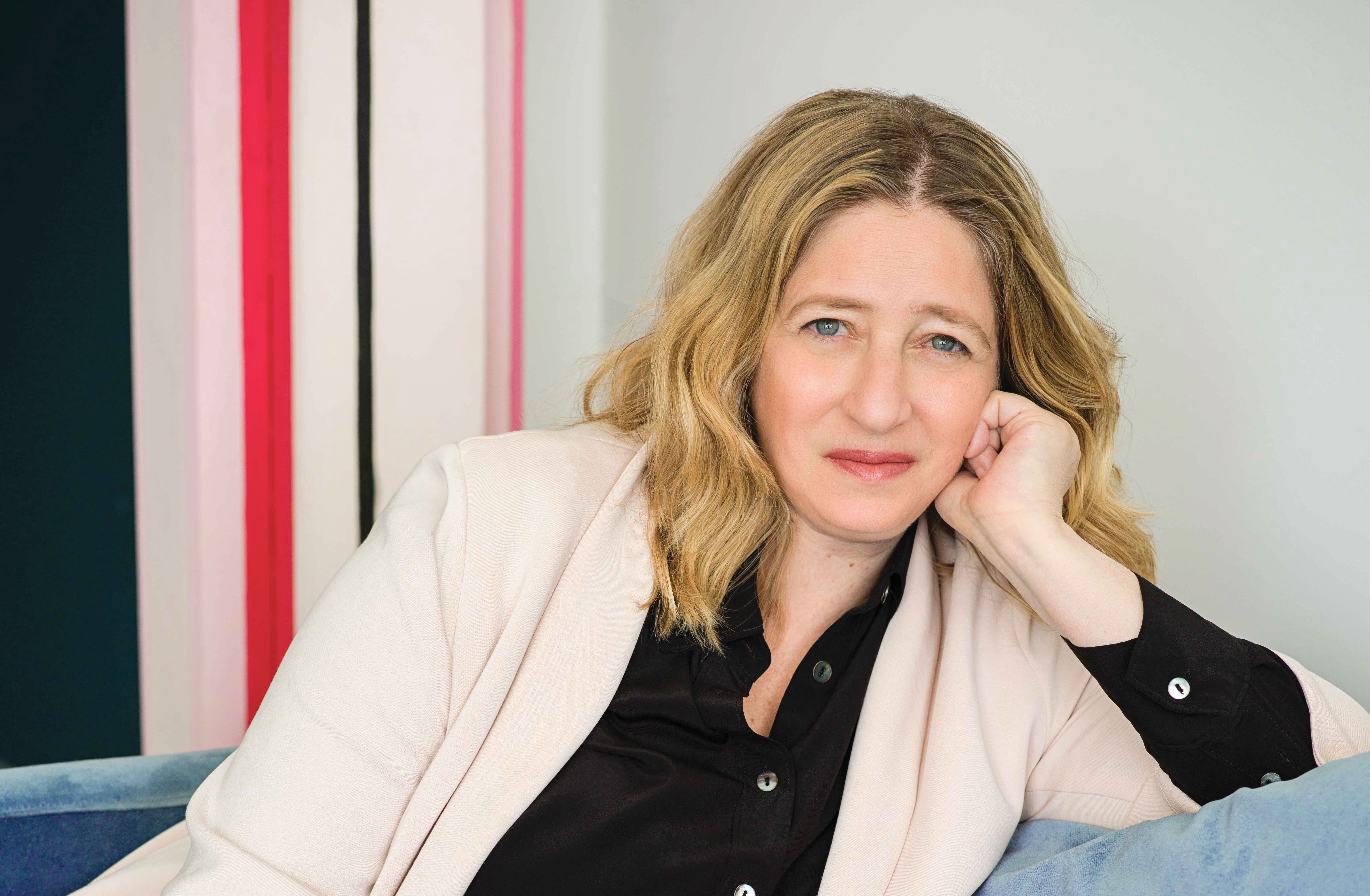 Gaia Bernstein est professeure de droit à l’université de Seton Hall et auteure du livre Unwired : Gaining Control Over Addictive Technologies. Elle codirige également l’Institut pour la protection de la vie privée et l’Institut Gibbons pour le droit, la science et la technologie à l’université de Seton Hall.