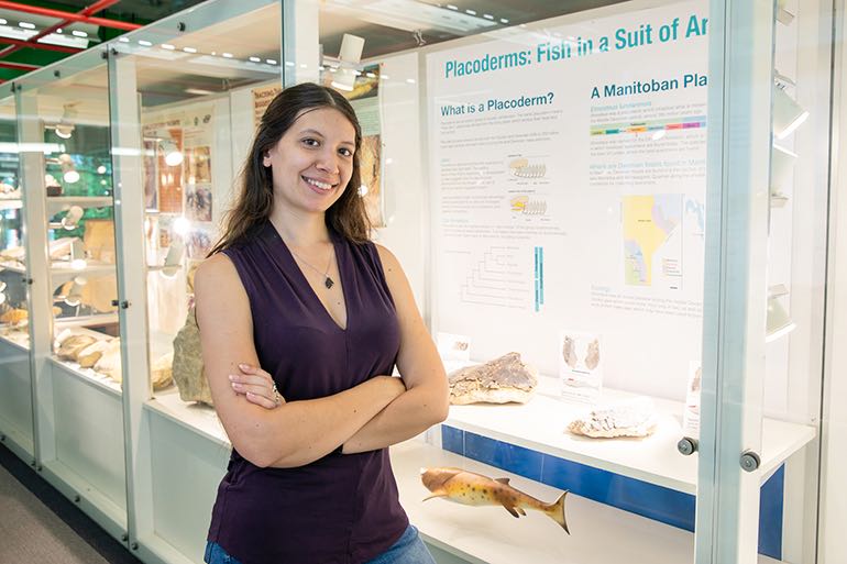 Originaire de France, Melina Jobbins est postdoctorante à l’Université du Manitoba.