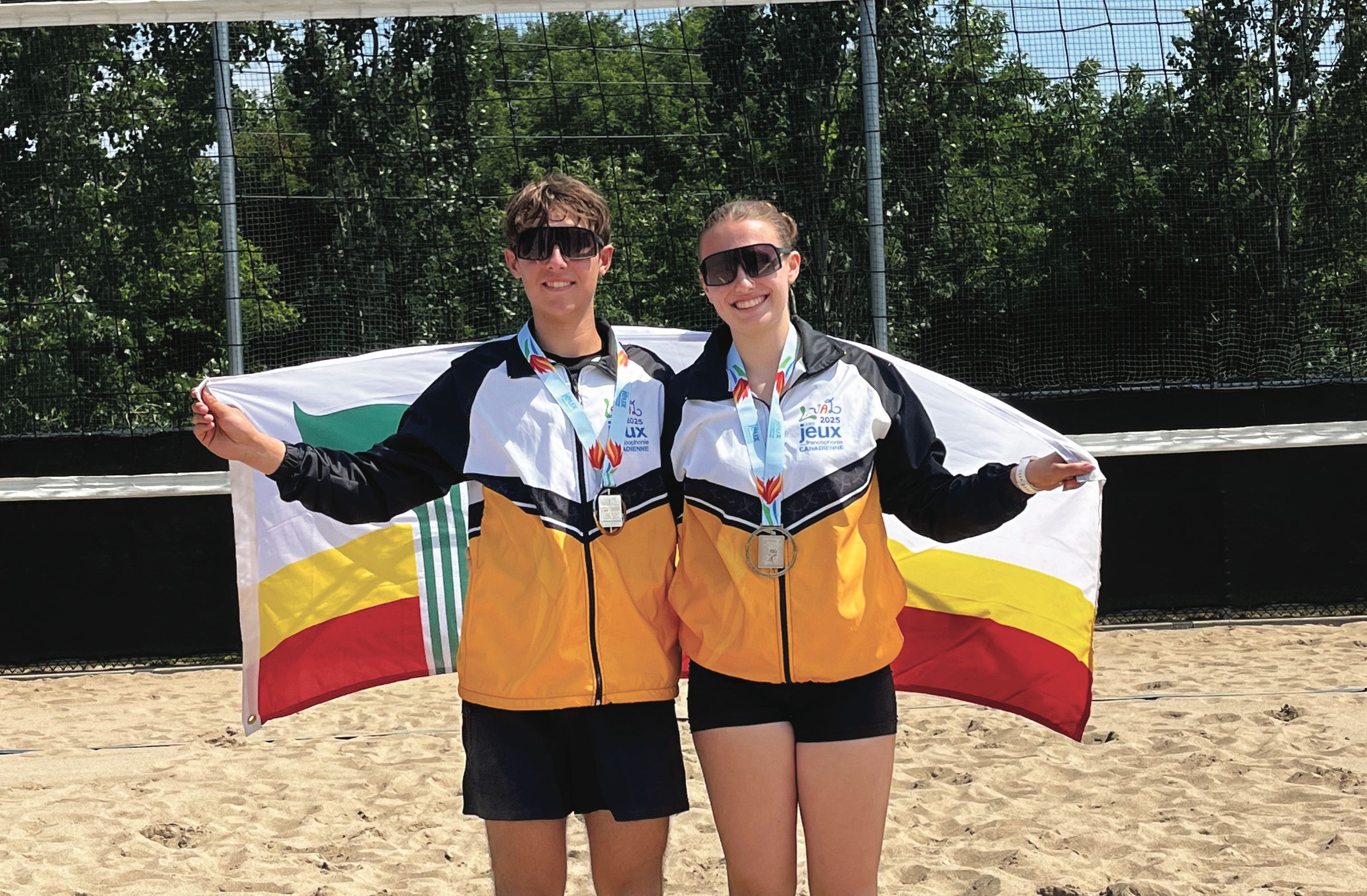 Alec Ouimet et Andréa Fisher ont remporté l’argent dans la discipline Volleyball de plage mixte.
De gauche à droite : Alec Ouimet, Andréa Fisher.