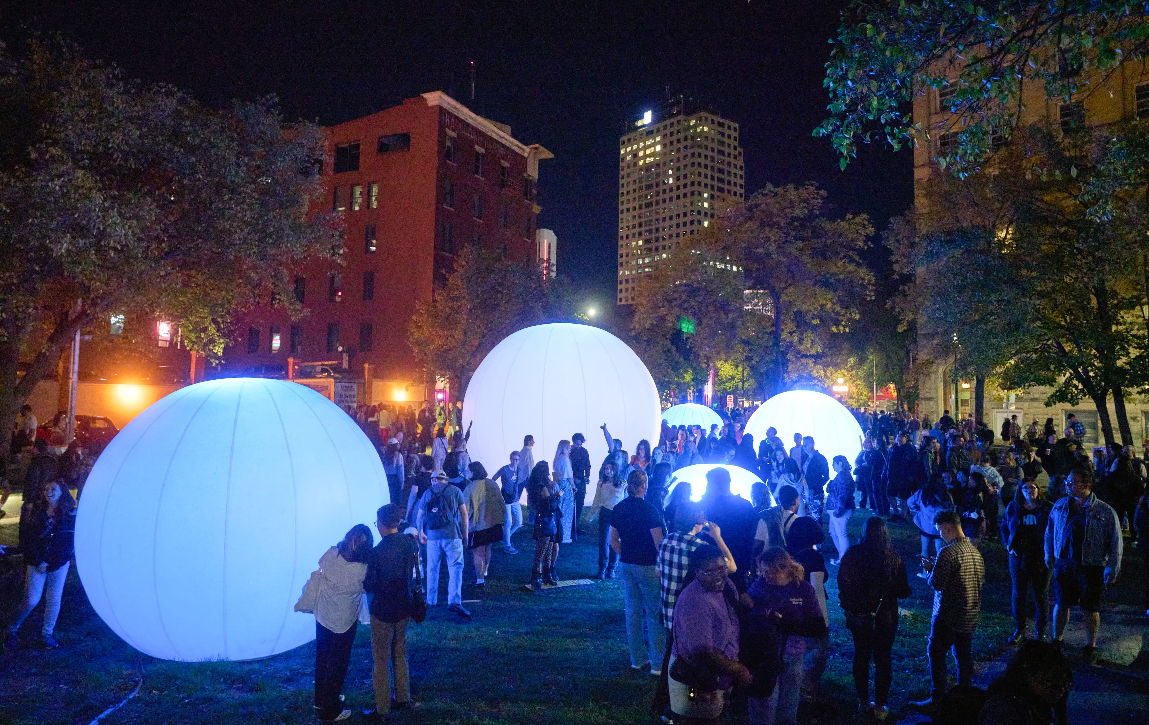 Du monde sera dans les rues de Winnipeg ce samedi soir.