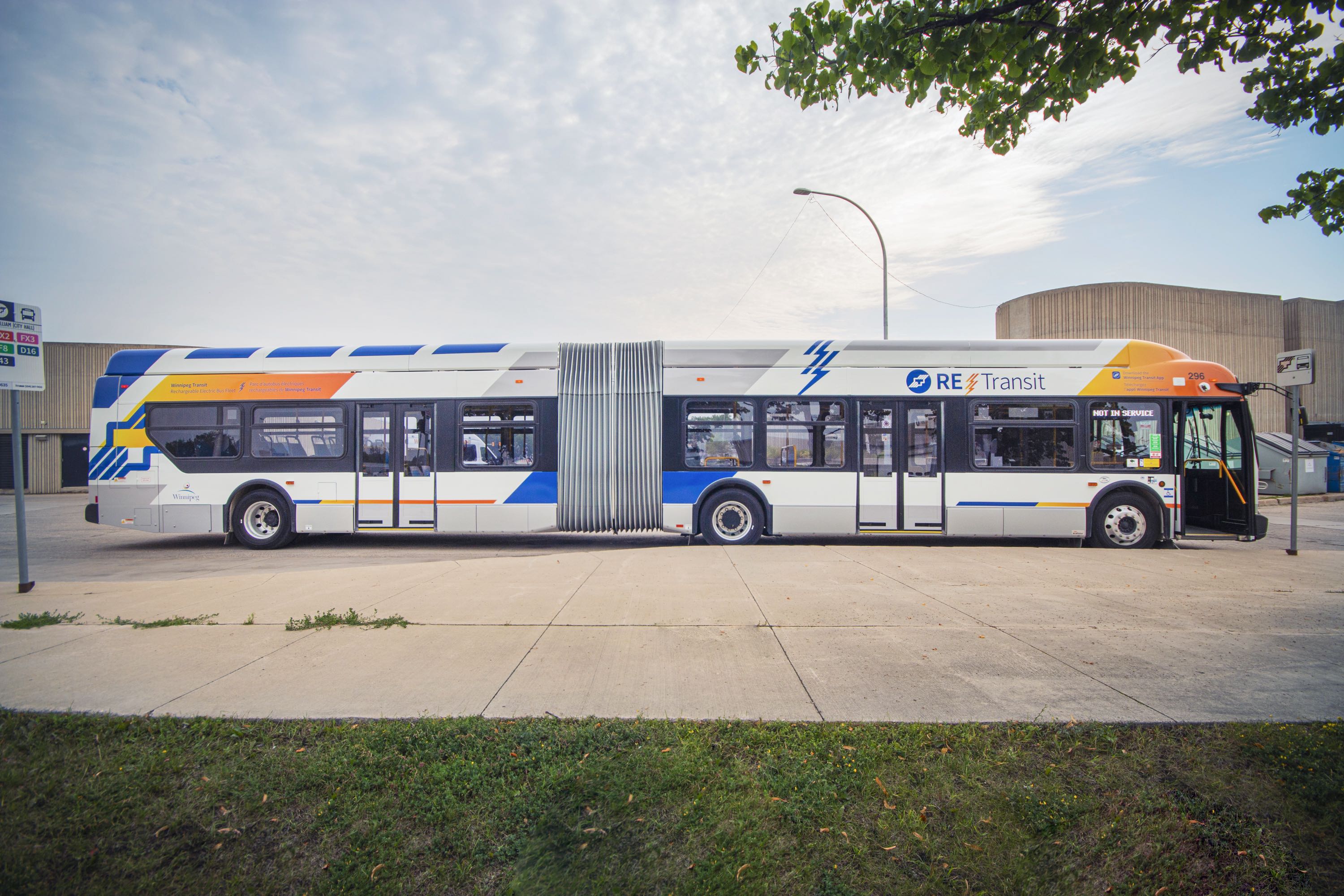 La Ville de Winnipeg est la première au Canada à utiliser des autobus articulés entièrement électriques.