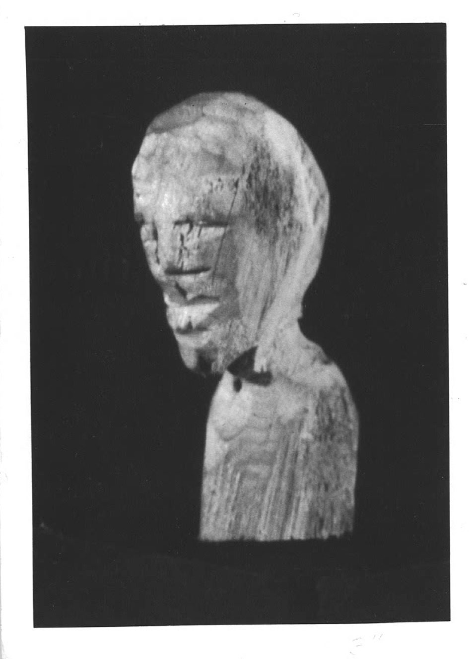 Sculpture en bois par Antoine Bérard.