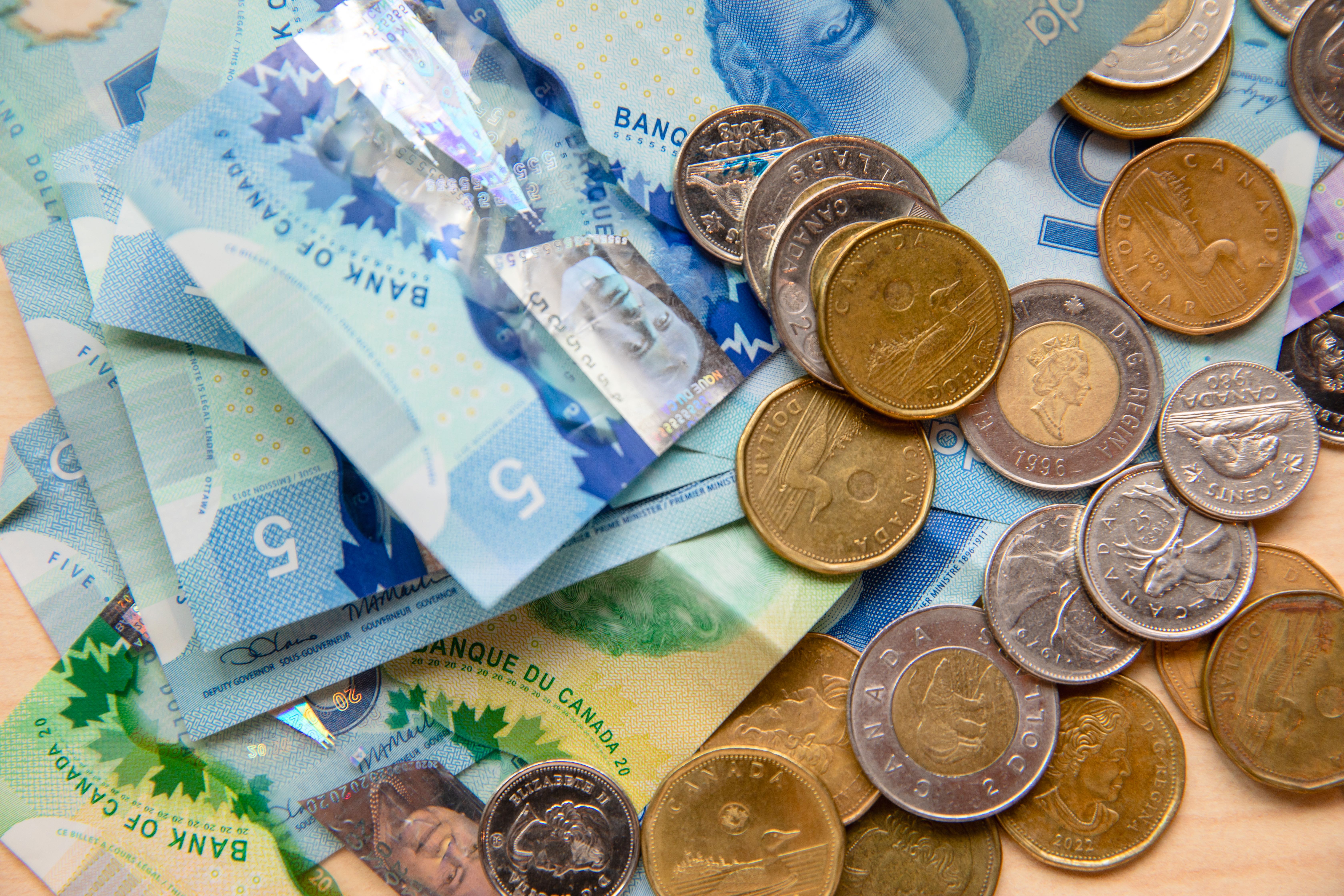Plusieurs provinces, dont le Manitoba, voient leur salaire minimum augmenté ce 1er octobre.