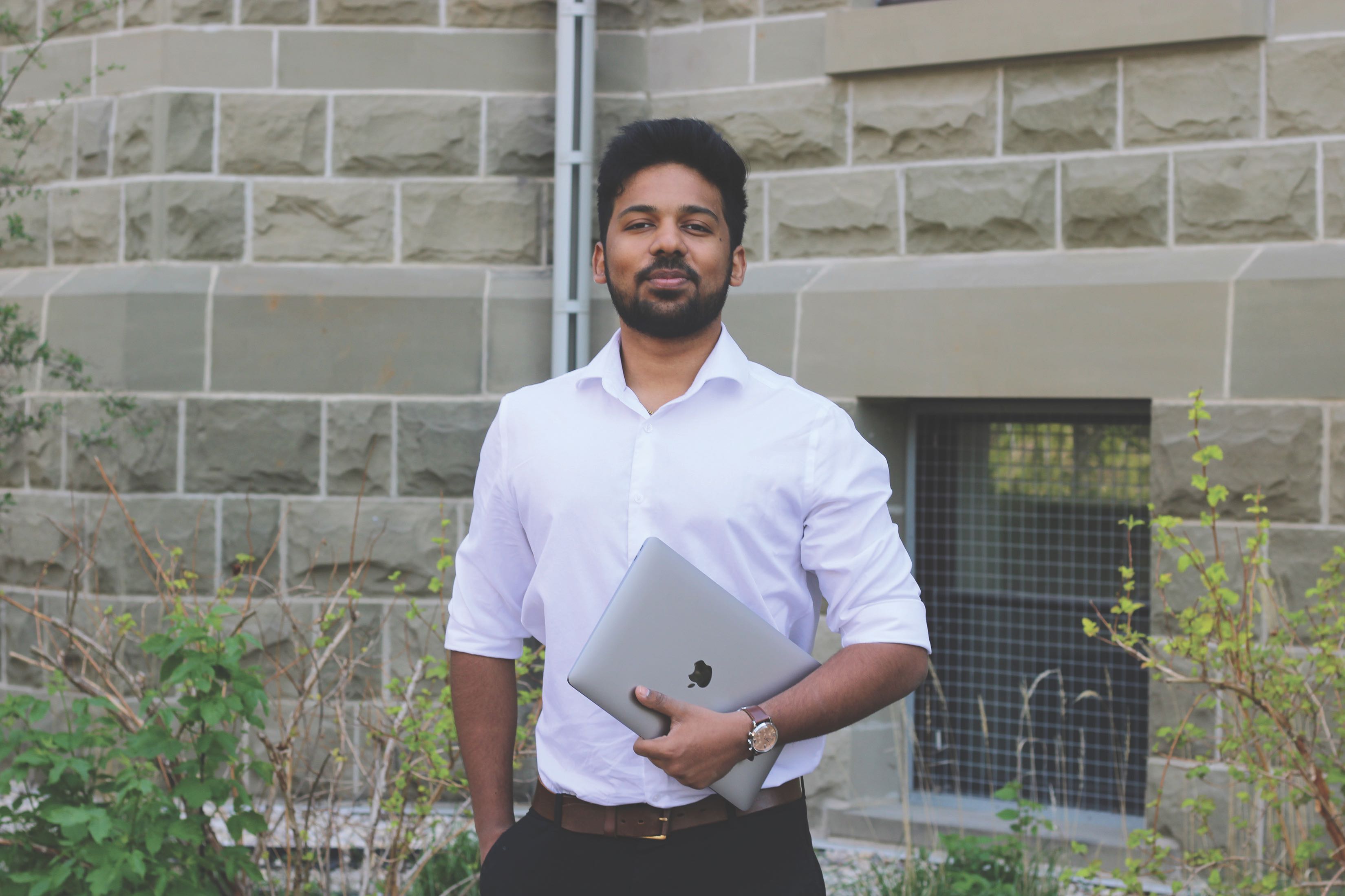 Alan Saji Koshy est le président du syndicat étudiant de l’Université de Winnipeg (UWSA). 